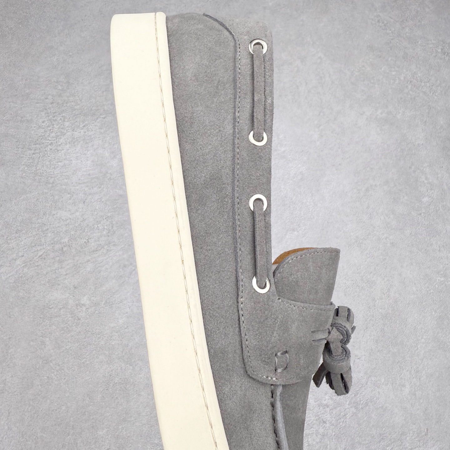 图片[6]-Brunello Cucinelli 小牛皮套脚圆头乐福鞋 Brunello Cucinelli是来自意大利的世界顶级奢侈品牌，被誉为低调奢华的“山羊绒之王”和“服装界真正的奢侈品”。很多人都知道羊绒Cashmere顶级、昂贵，一穿就脱不下来，还很容易和其他衣服相互搭配，但是，再也没有比Brunello Cucinelli 这个品牌更懂得把顶级的羊绒面料设计出一种“低调的奢华”的风格。尺码：37 38 39 40 41 42 43 44 45 46-选品中心