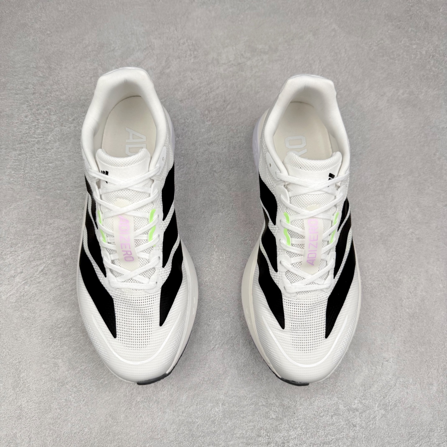 图片[2]-AD Adizero Boston 13 夏季透气网眼竞速跑鞋 JP7149 融合Lightstrike和Lightstrike Pro技术 采用乙烯/乙酸乙烯酯(EVA)材质 打造舒适中底 含ENERGYROD能量碳柱 旨在为步伐添活力 尺码：36 36.5 37 38 38.5 39 40 40.5 41 42 42.5 43 44 44.5 45-选品中心