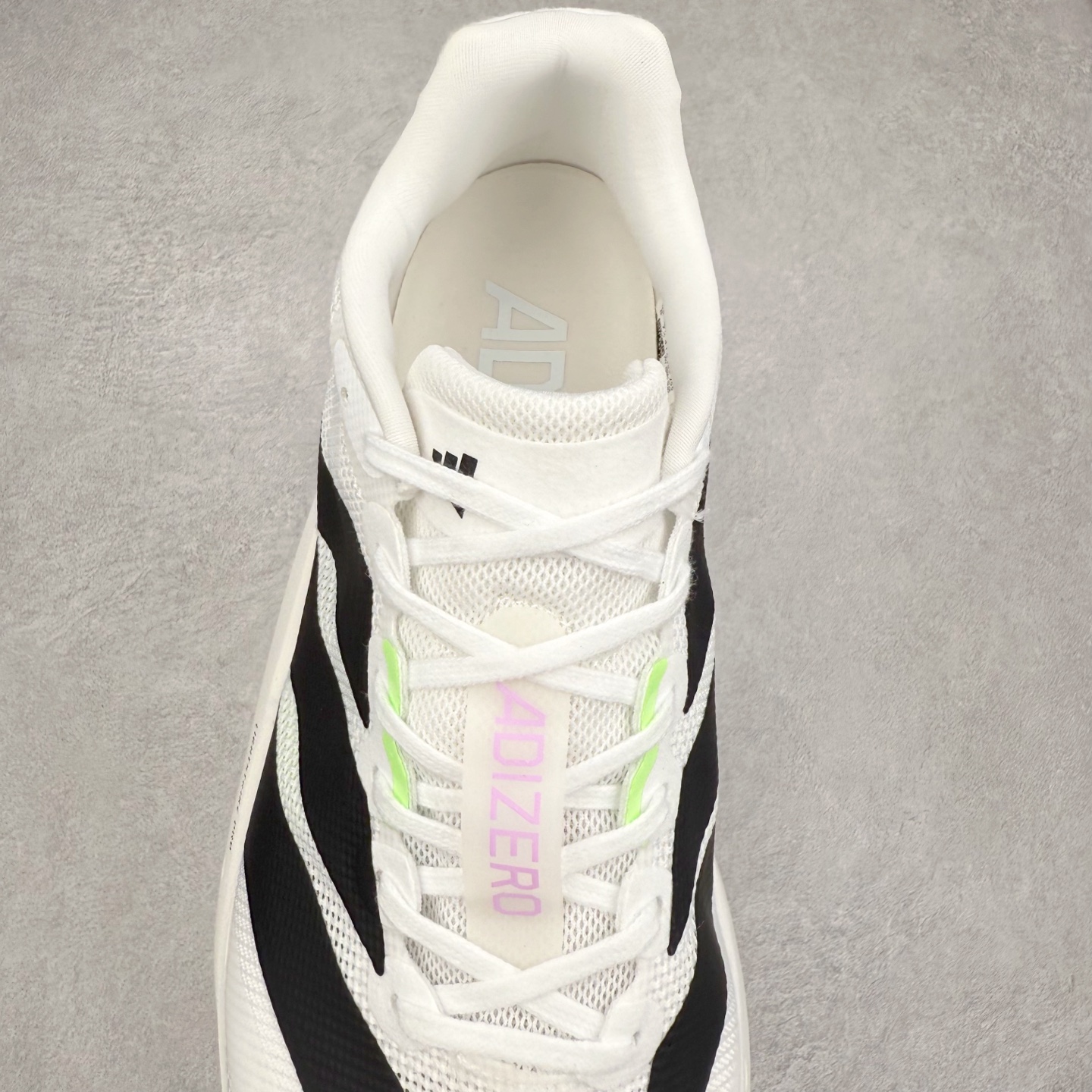 图片[5]-AD Adizero Boston 13 夏季透气网眼竞速跑鞋 JP7149 融合Lightstrike和Lightstrike Pro技术 采用乙烯/乙酸乙烯酯(EVA)材质 打造舒适中底 含ENERGYROD能量碳柱 旨在为步伐添活力 尺码：36 36.5 37 38 38.5 39 40 40.5 41 42 42.5 43 44 44.5 45-选品中心