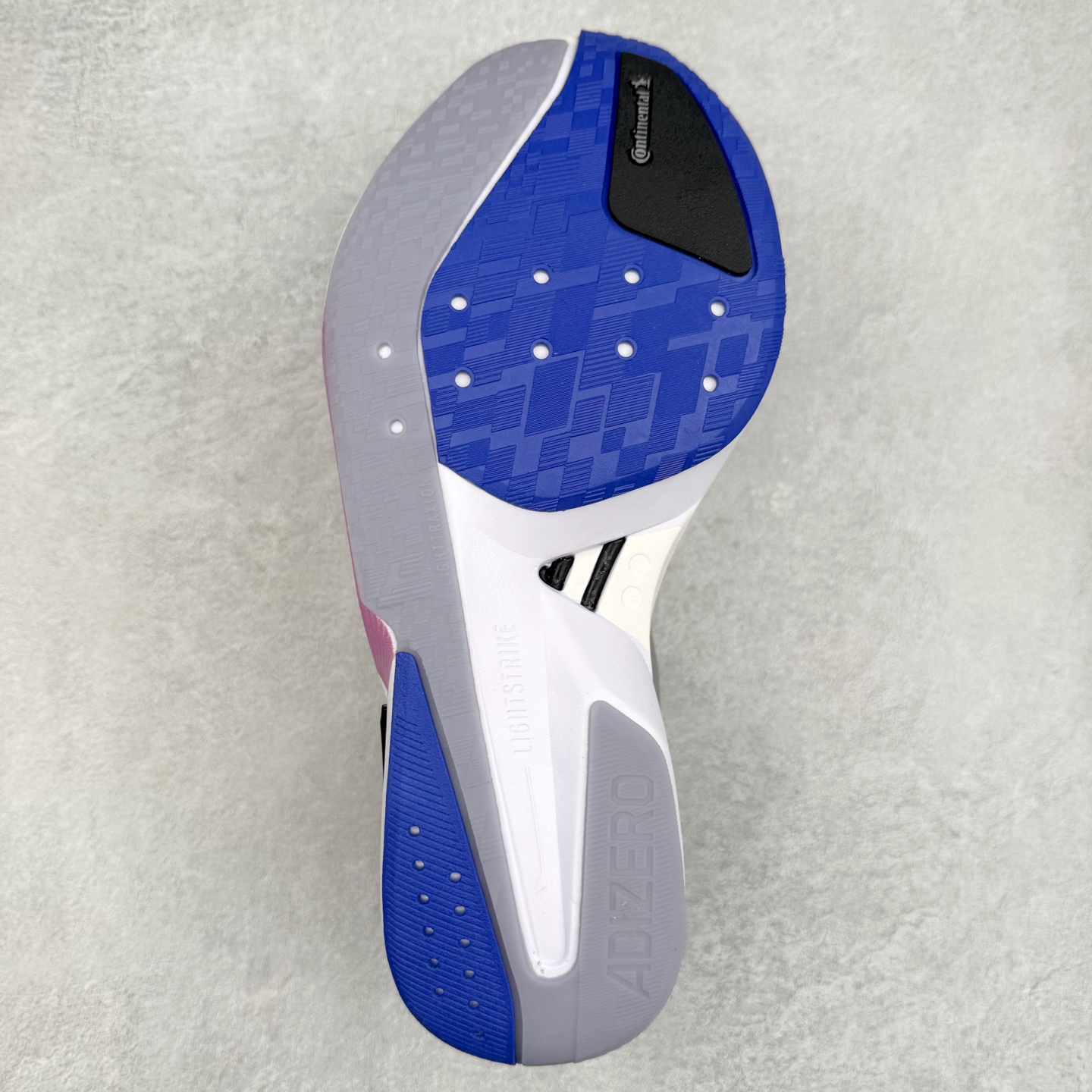 图片[9]-AD Adizero Boston 13 夏季透气网眼竞速跑鞋 JS4950 融合Lightstrike和Lightstrike Pro技术 采用乙烯/乙酸乙烯酯(EVA)材质 打造舒适中底 含ENERGYROD能量碳柱 旨在为步伐添活力 尺码：36 36.5 37 38 38.5 39 40 40.5 41 42 42.5 43 44 44.5 45-选品中心