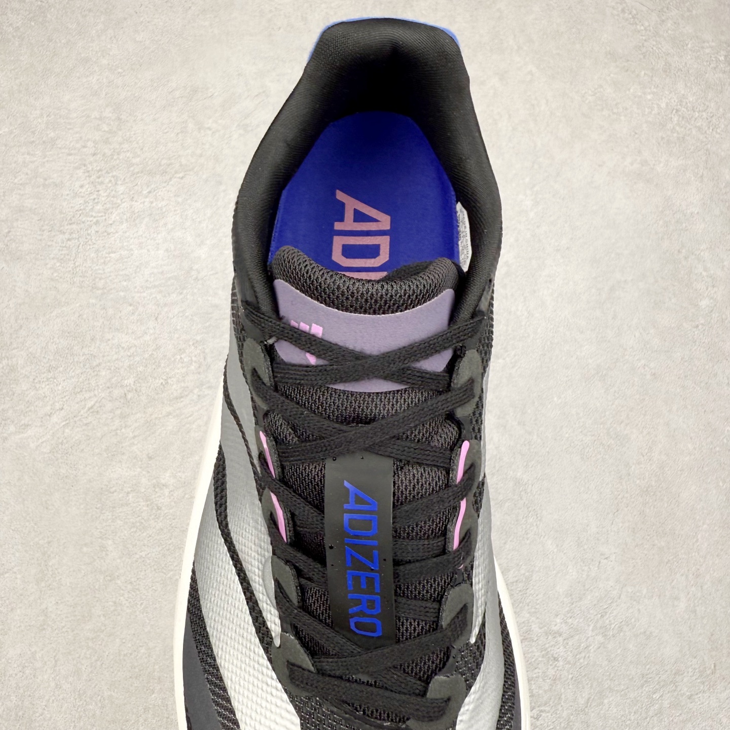 图片[5]-AD Adizero Boston 13 夏季透气网眼竞速跑鞋 JS4950 融合Lightstrike和Lightstrike Pro技术 采用乙烯/乙酸乙烯酯(EVA)材质 打造舒适中底 含ENERGYROD能量碳柱 旨在为步伐添活力 尺码：36 36.5 37 38 38.5 39 40 40.5 41 42 42.5 43 44 44.5 45-选品中心