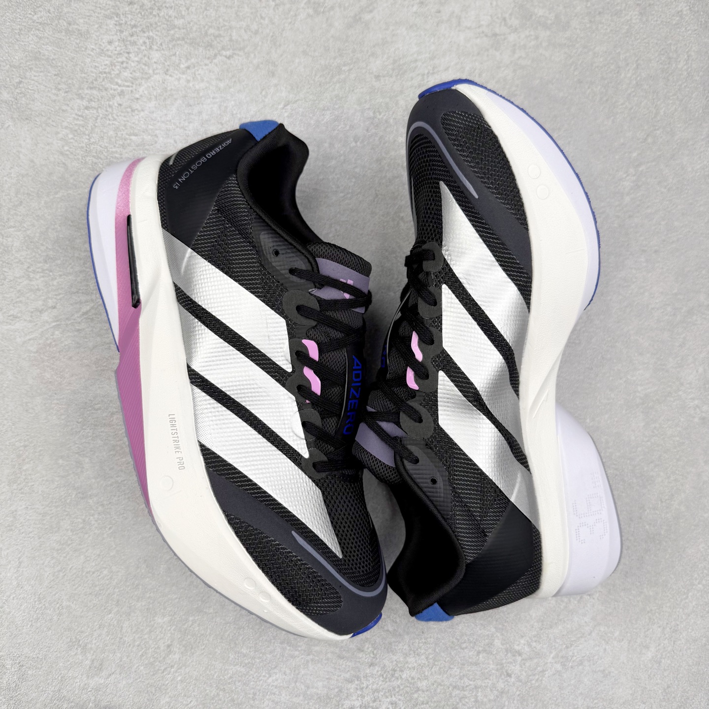 图片[3]-AD Adizero Boston 13 夏季透气网眼竞速跑鞋 JS4950 融合Lightstrike和Lightstrike Pro技术 采用乙烯/乙酸乙烯酯(EVA)材质 打造舒适中底 含ENERGYROD能量碳柱 旨在为步伐添活力 尺码：36 36.5 37 38 38.5 39 40 40.5 41 42 42.5 43 44 44.5 45-选品中心