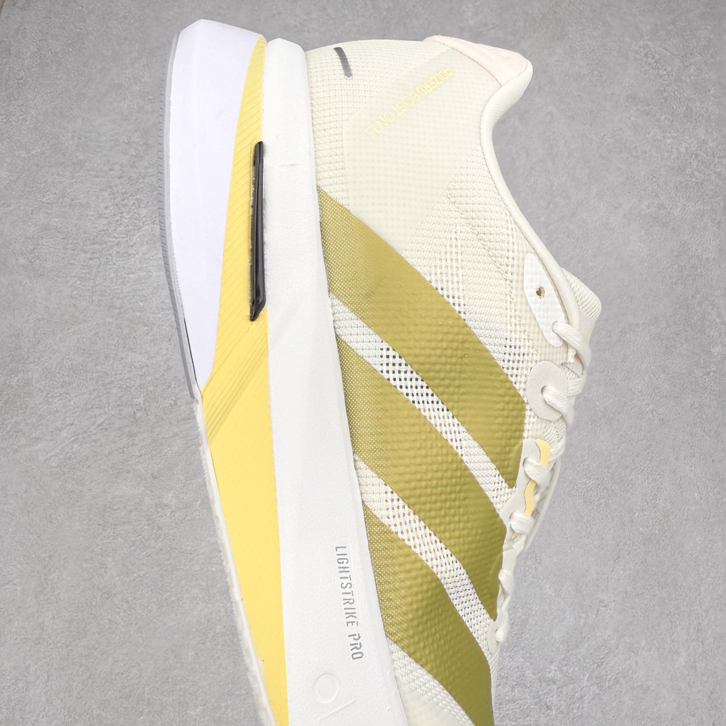 图片[6]-AD Adizero Boston 13 夏季透气网眼竞速跑鞋 JS4952 融合Lightstrike和Lightstrike Pro技术 采用乙烯/乙酸乙烯酯(EVA)材质 打造舒适中底 含ENERGYROD能量碳柱 旨在为步伐添活力 尺码：36 36.5 37 38 38.5 39 40 40.5 41 42 42.5 43 44 44.5 45-选品中心