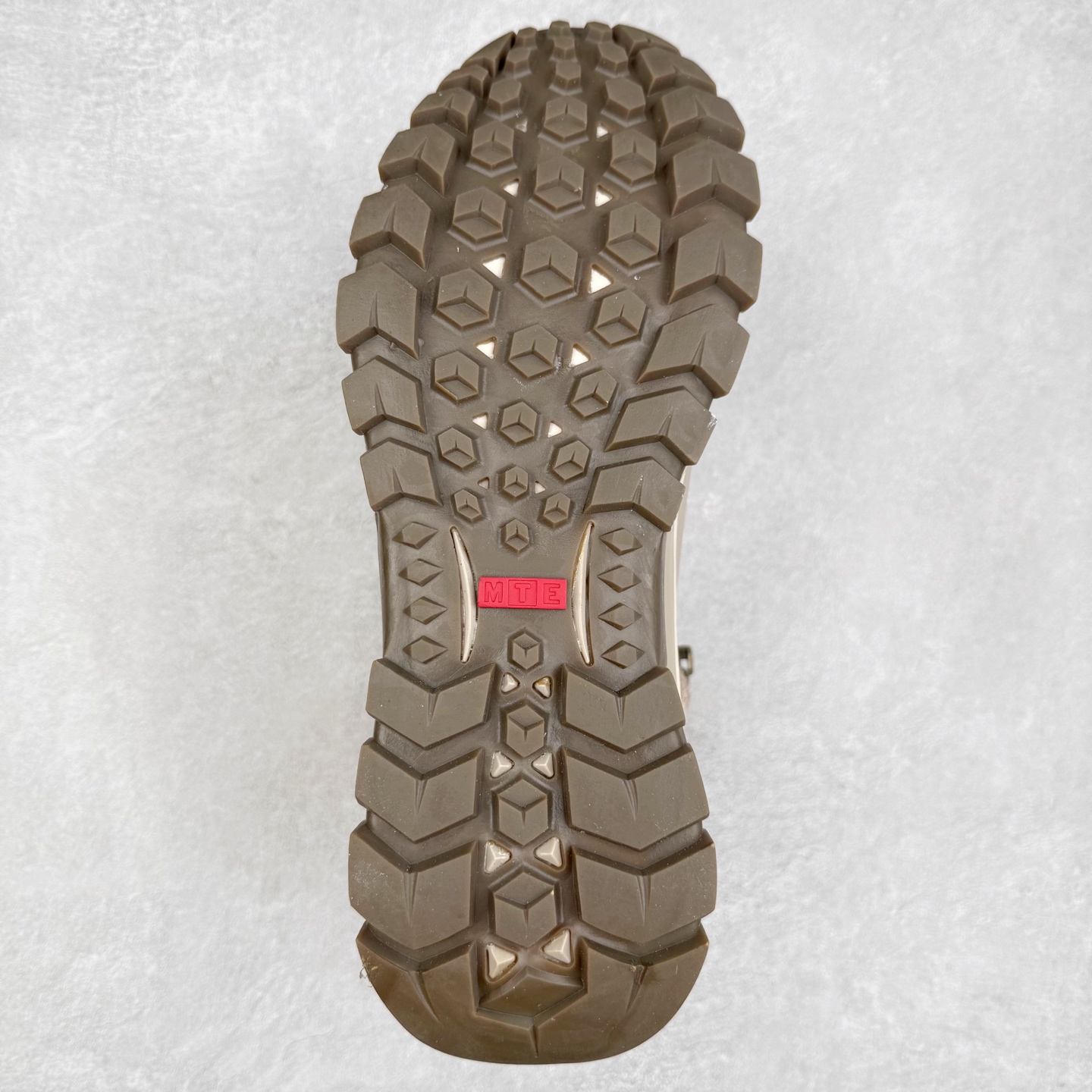 图片[9]-Vans UltraRange Exo Hi Gore-tex Mte-3 万斯经典百搭休闲高帮板鞋户外靴 实拍调校N版已经零色差零失真 百分百还原实物色彩所见即所得 不存在货不对板色差等低级问题 选购参考实物拍摄 不混卖不参货 只用心做好货严格选品 承诺混一赔十 尺码：36 36.5 37.5 38 38.5 39 40 40.5 41 42 42.5 43 44 44.5 45 46-选品中心