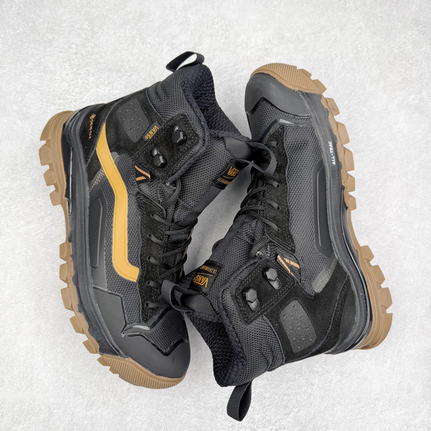 图片[3]-Vans UltraRange Exo Hi Gore-tex Mte-3 万斯经典百搭休闲高帮板鞋户外靴 实拍调校N版已经零色差零失真 百分百还原实物色彩所见即所得 不存在货不对板色差等低级问题 选购参考实物拍摄 不混卖不参货 只用心做好货严格选品 承诺混一赔十 尺码：36 36.5 37.5 38 38.5 39 40 40.5 41 42 42.5 43 44 44.5 45 46-选品中心