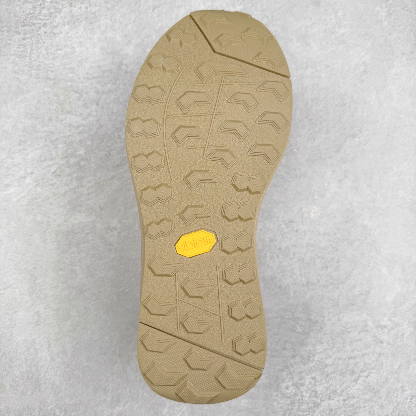 图片[9]-DESCENTE Dualis 迪桑特防水户外耐磨低帮生活休闲徒步登山鞋 DESCENTE（迪桑特）创立于1935年，品牌名取自法语词汇，意为“滑降”。品牌箭头标识代表滑雪的三种技术“高速直线滑行”、“穿越”和“侧滑”，也寓意品牌在打造高端专业运动产品中不断追求完美的创新精神，致力于成为中国高端专业滑雪、综训、女子、铁人三项、高尔夫的第一品牌。尺码：39 40 41 42 43 44 45-选品中心