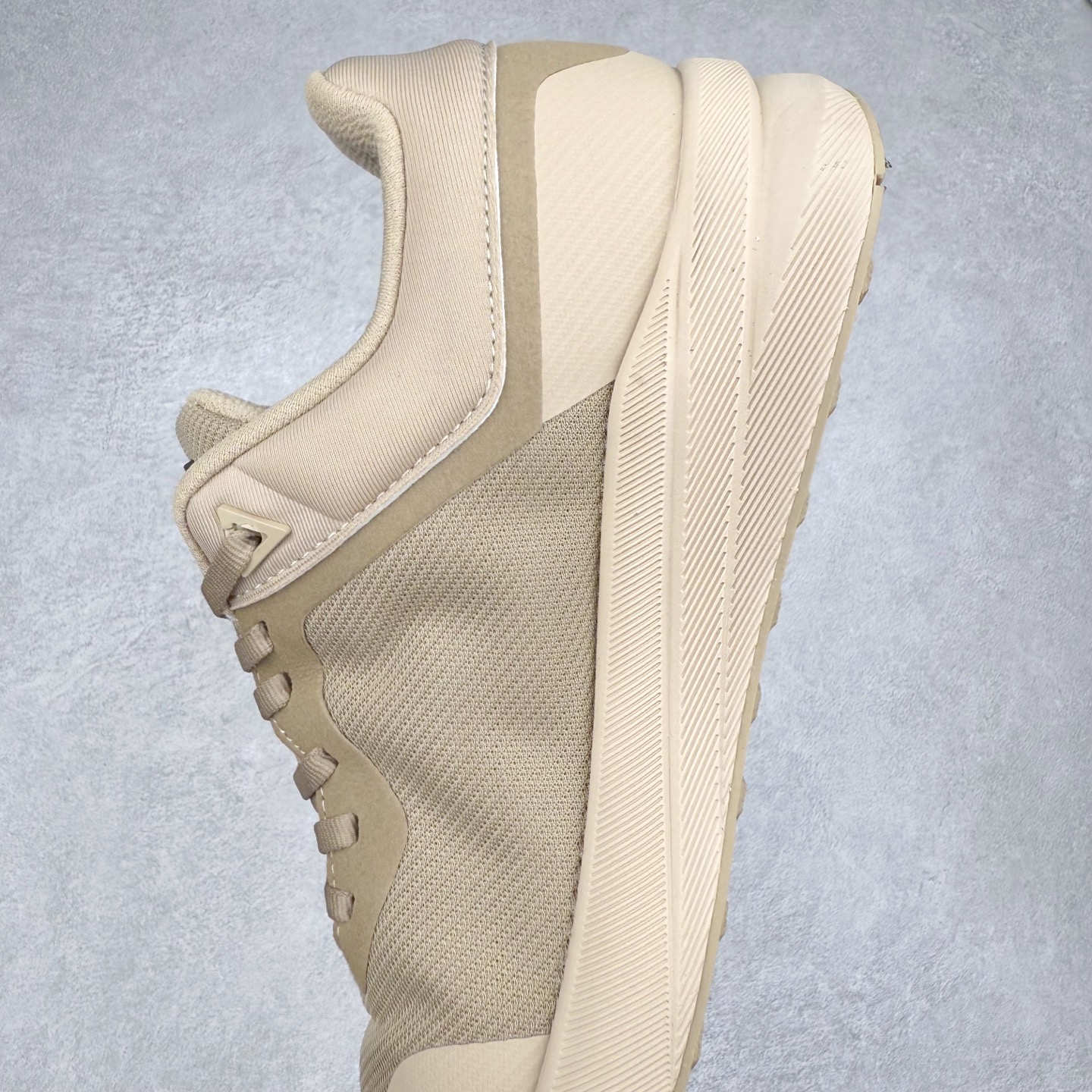 图片[7]-DESCENTE Dualis 迪桑特防水户外耐磨低帮生活休闲徒步登山鞋 DESCENTE（迪桑特）创立于1935年，品牌名取自法语词汇，意为“滑降”。品牌箭头标识代表滑雪的三种技术“高速直线滑行”、“穿越”和“侧滑”，也寓意品牌在打造高端专业运动产品中不断追求完美的创新精神，致力于成为中国高端专业滑雪、综训、女子、铁人三项、高尔夫的第一品牌。尺码：39 40 41 42 43 44 45-选品中心