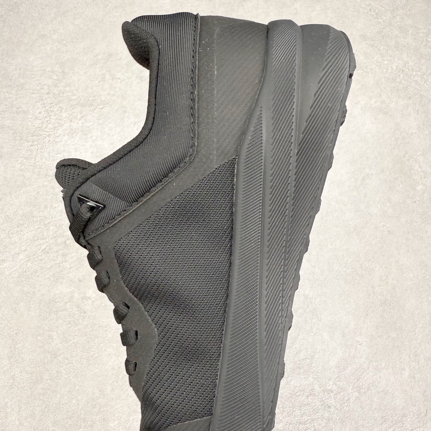 图片[7]-DESCENTE Dualis 迪桑特防水户外耐磨低帮生活休闲徒步登山鞋 DESCENTE（迪桑特）创立于1935年，品牌名取自法语词汇，意为“滑降”。品牌箭头标识代表滑雪的三种技术“高速直线滑行”、“穿越”和“侧滑”，也寓意品牌在打造高端专业运动产品中不断追求完美的创新精神，致力于成为中国高端专业滑雪、综训、女子、铁人三项、高尔夫的第一品牌。尺码：39 40 41 42 43 44 45-选品中心