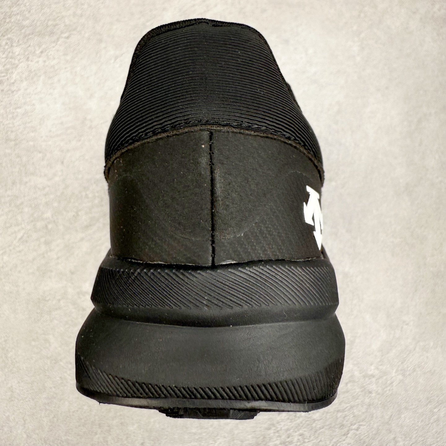 图片[8]-DESCENTE Dualis 迪桑特防水户外耐磨低帮生活休闲徒步登山鞋 DESCENTE（迪桑特）创立于1935年，品牌名取自法语词汇，意为“滑降”。品牌箭头标识代表滑雪的三种技术“高速直线滑行”、“穿越”和“侧滑”，也寓意品牌在打造高端专业运动产品中不断追求完美的创新精神，致力于成为中国高端专业滑雪、综训、女子、铁人三项、高尔夫的第一品牌。尺码：39 40 41 42 43 44 45-选品中心