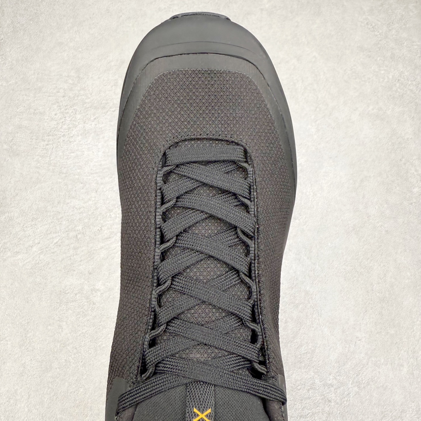 图片[4]-Arcteryx Aerios GTX 始祖鸟户外防水透气低帮徒步登山鞋 Arcteryx中文名始祖鸟 加拿大户外服饰品牌 1989年创立于加拿大温哥华 始祖鸟来自加拿大海岸山脉 植根高山的专业户外品牌 始终秉承对精湛设计和工艺孜孜以求的准则 从1989年创立至今 Arcteryx始终不断在产品设计与做工上不惜工本 以满足始祖鸟的标准 品质、设计以及精简的理念造就了其良好的性能 并能满足严苛环境下的使用需求 实拍调校N版已经零色差零失真 百分百还原实物色彩所见即所得 不存在货不对板色差等低级问题 选购参考实物拍摄 不混卖不参货 只用心做好货严格选品 承诺混一赔十 尺码：36 36.5 37.5 38 38.5 39 40 40.5 41 42 42.5 43 44 44.5 45-选品中心