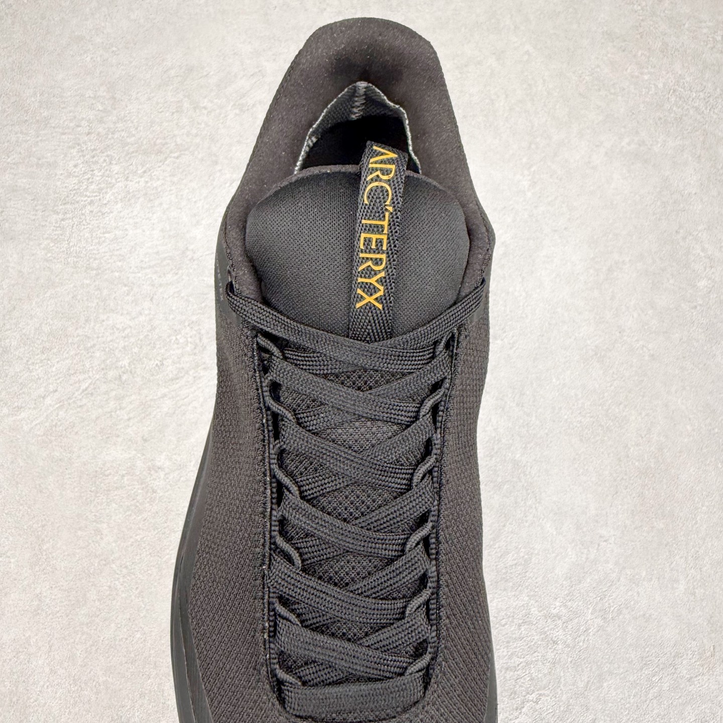 图片[5]-Arcteryx Aerios GTX 始祖鸟户外防水透气低帮徒步登山鞋 Arcteryx中文名始祖鸟 加拿大户外服饰品牌 1989年创立于加拿大温哥华 始祖鸟来自加拿大海岸山脉 植根高山的专业户外品牌 始终秉承对精湛设计和工艺孜孜以求的准则 从1989年创立至今 Arcteryx始终不断在产品设计与做工上不惜工本 以满足始祖鸟的标准 品质、设计以及精简的理念造就了其良好的性能 并能满足严苛环境下的使用需求 实拍调校N版已经零色差零失真 百分百还原实物色彩所见即所得 不存在货不对板色差等低级问题 选购参考实物拍摄 不混卖不参货 只用心做好货严格选品 承诺混一赔十 尺码：36 36.5 37.5 38 38.5 39 40 40.5 41 42 42.5 43 44 44.5 45-选品中心