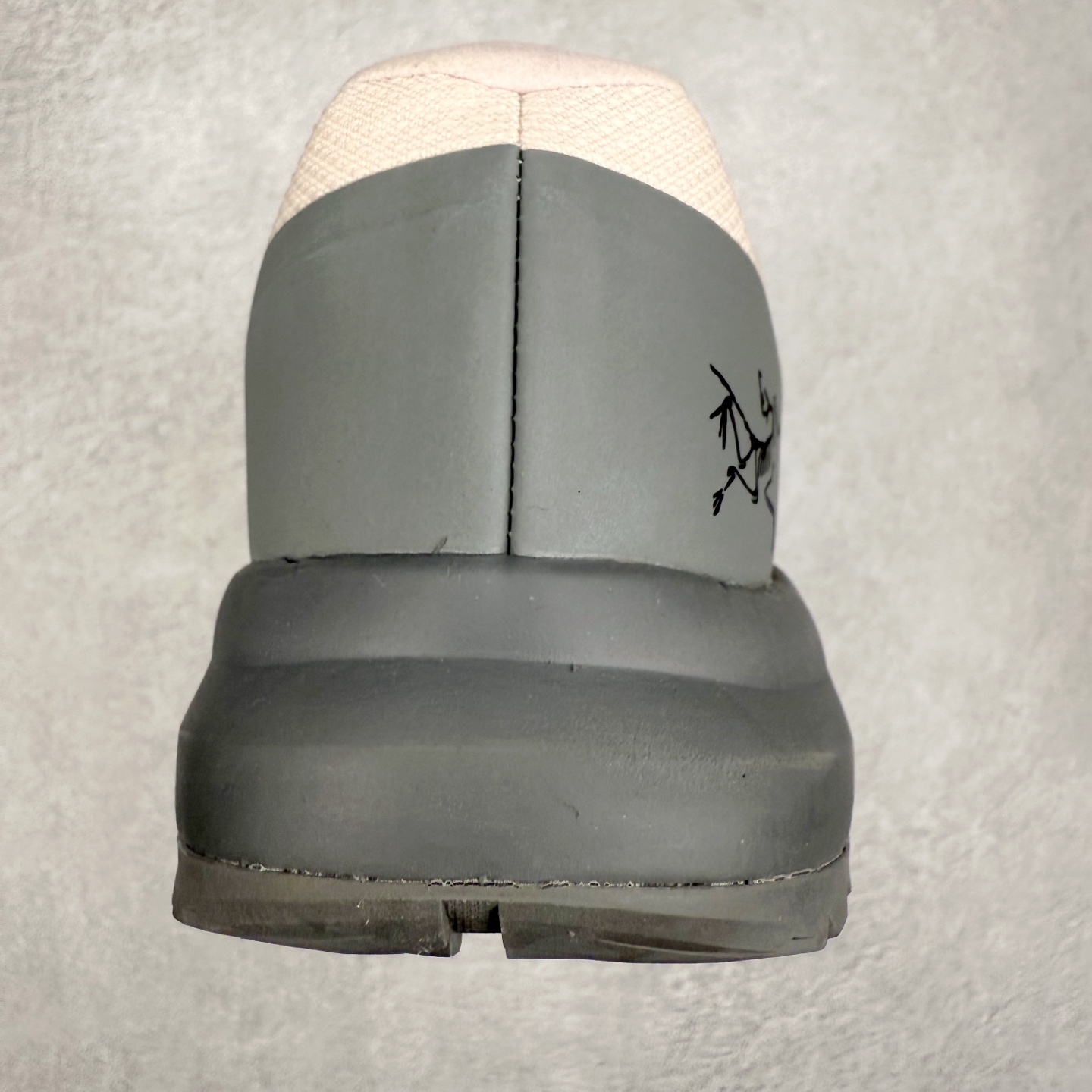 图片[8]-Arcteryx Aerios GTX 始祖鸟户外防水透气低帮徒步登山鞋 Arcteryx中文名始祖鸟 加拿大户外服饰品牌 1989年创立于加拿大温哥华 始祖鸟来自加拿大海岸山脉 植根高山的专业户外品牌 始终秉承对精湛设计和工艺孜孜以求的准则 从1989年创立至今 Arcteryx始终不断在产品设计与做工上不惜工本 以满足始祖鸟的标准 品质、设计以及精简的理念造就了其良好的性能 并能满足严苛环境下的使用需求 实拍调校N版已经零色差零失真 百分百还原实物色彩所见即所得 不存在货不对板色差等低级问题 选购参考实物拍摄 不混卖不参货 只用心做好货严格选品 承诺混一赔十 尺码：36 36.5 37.5 38 38.5 39 40 40.5 41 42 42.5 43 44 44.5 45-选品中心