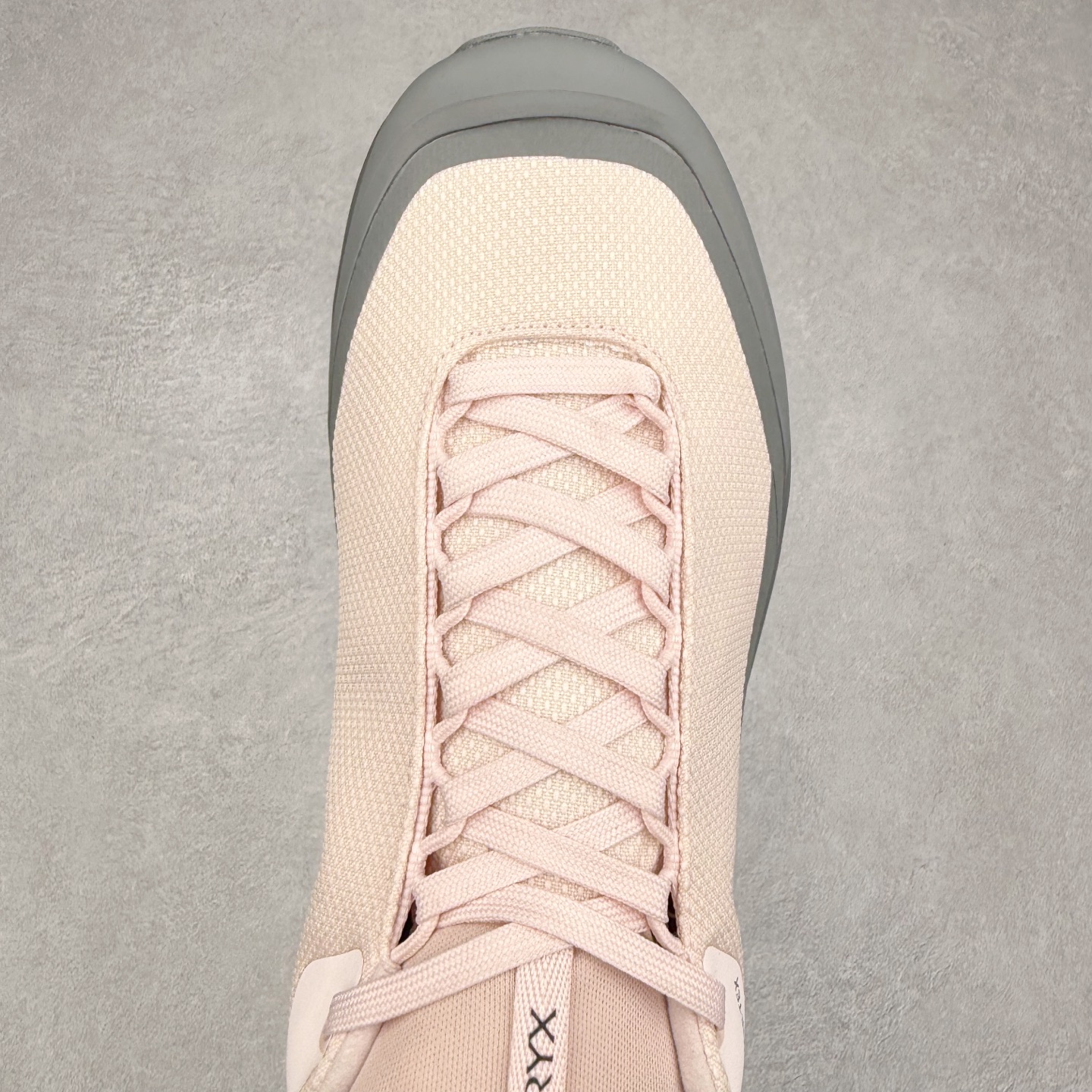 图片[4]-Arcteryx Aerios GTX 始祖鸟户外防水透气低帮徒步登山鞋 Arcteryx中文名始祖鸟 加拿大户外服饰品牌 1989年创立于加拿大温哥华 始祖鸟来自加拿大海岸山脉 植根高山的专业户外品牌 始终秉承对精湛设计和工艺孜孜以求的准则 从1989年创立至今 Arcteryx始终不断在产品设计与做工上不惜工本 以满足始祖鸟的标准 品质、设计以及精简的理念造就了其良好的性能 并能满足严苛环境下的使用需求 实拍调校N版已经零色差零失真 百分百还原实物色彩所见即所得 不存在货不对板色差等低级问题 选购参考实物拍摄 不混卖不参货 只用心做好货严格选品 承诺混一赔十 尺码：36 36.5 37.5 38 38.5 39 40 40.5 41 42 42.5 43 44 44.5 45-选品中心