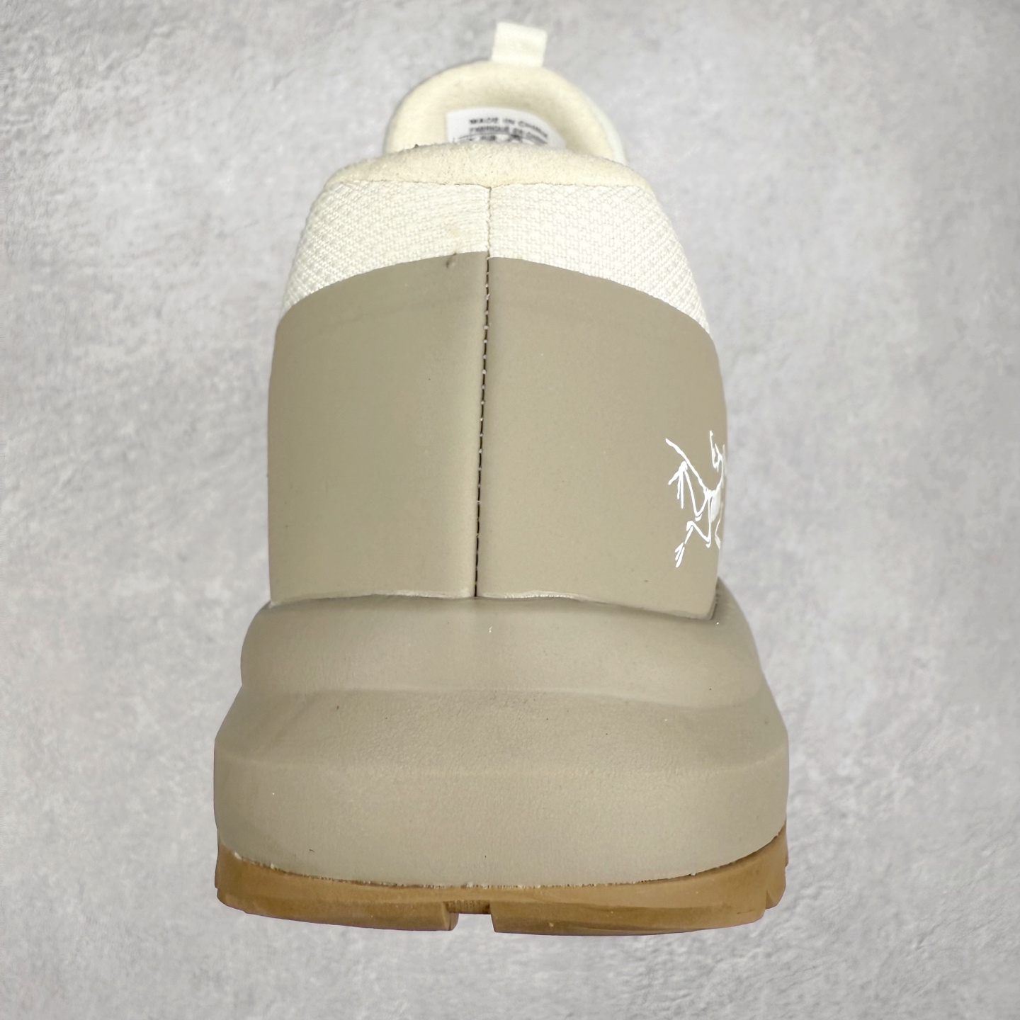 图片[8]-Arcteryx Aerios GTX 始祖鸟户外防水透气低帮徒步登山鞋 Arcteryx中文名始祖鸟 加拿大户外服饰品牌 1989年创立于加拿大温哥华 始祖鸟来自加拿大海岸山脉 植根高山的专业户外品牌 始终秉承对精湛设计和工艺孜孜以求的准则 从1989年创立至今 Arcteryx始终不断在产品设计与做工上不惜工本 以满足始祖鸟的标准 品质、设计以及精简的理念造就了其良好的性能 并能满足严苛环境下的使用需求 实拍调校N版已经零色差零失真 百分百还原实物色彩所见即所得 不存在货不对板色差等低级问题 选购参考实物拍摄 不混卖不参货 只用心做好货严格选品 承诺混一赔十 尺码：36 36.5 37.5 38 38.5 39 40 40.5 41 42 42.5 43 44 44.5 45-选品中心