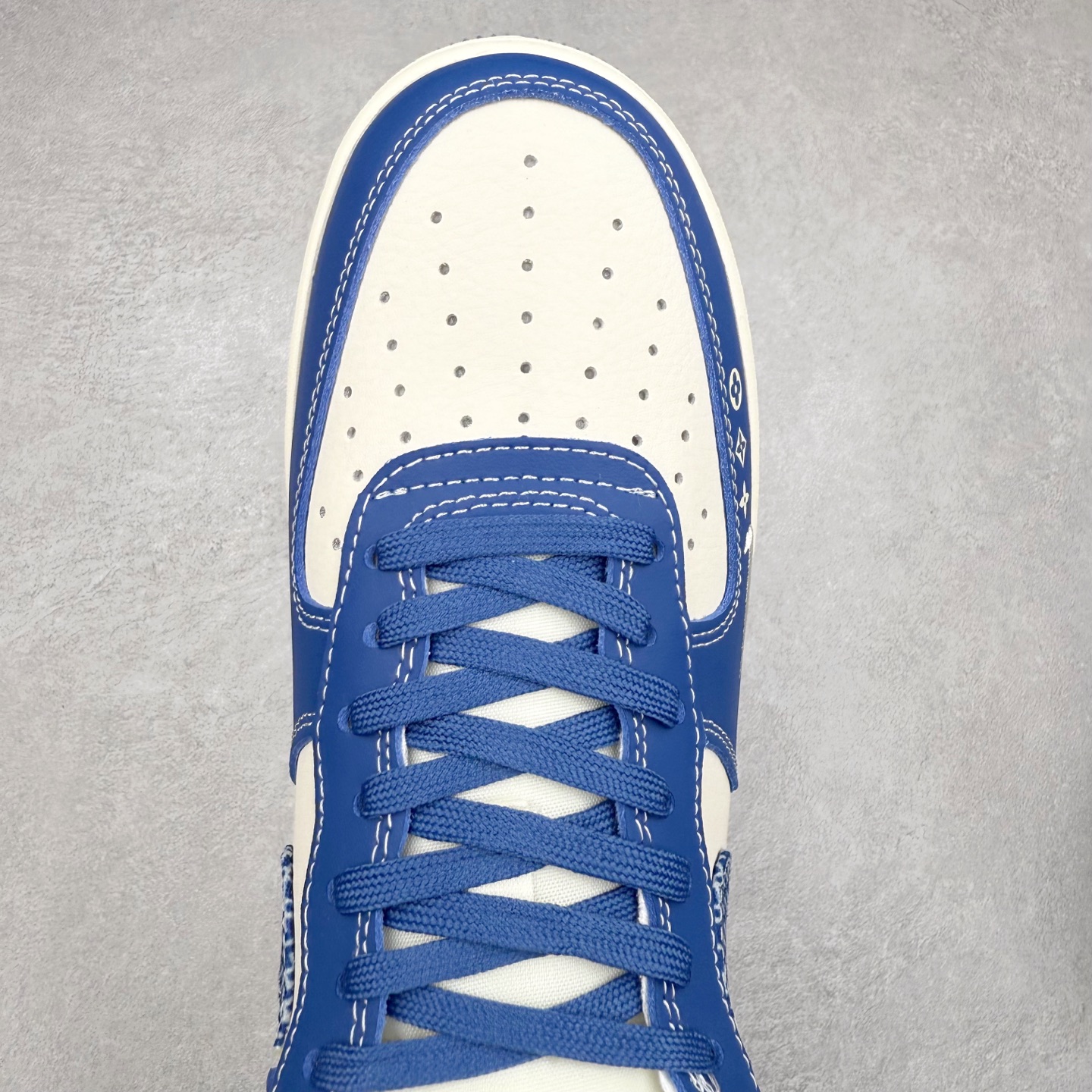 图片[4]-NK Air Force 1´07 Low 空军一号低帮百搭休闲运动板鞋 KK1988-092 柔软、弹性十足的缓震性能和出色的中底设计 横跨复古与现代的外型结合 造就出风靡全球 三十多年的Force 1 直到今天还深受青睐 实拍调校N版已经零色差零失真 百分百还原实物色彩所见即所得 不存在货不对板色差等低级问题 选购参考实物拍摄 不混卖不参货 只用心做好货严格选品 承诺混一赔十 尺码：36 36.5 37.5 38 38.5 39 40 40.5 41 42 42.5 43 44 44.5 45-选品中心