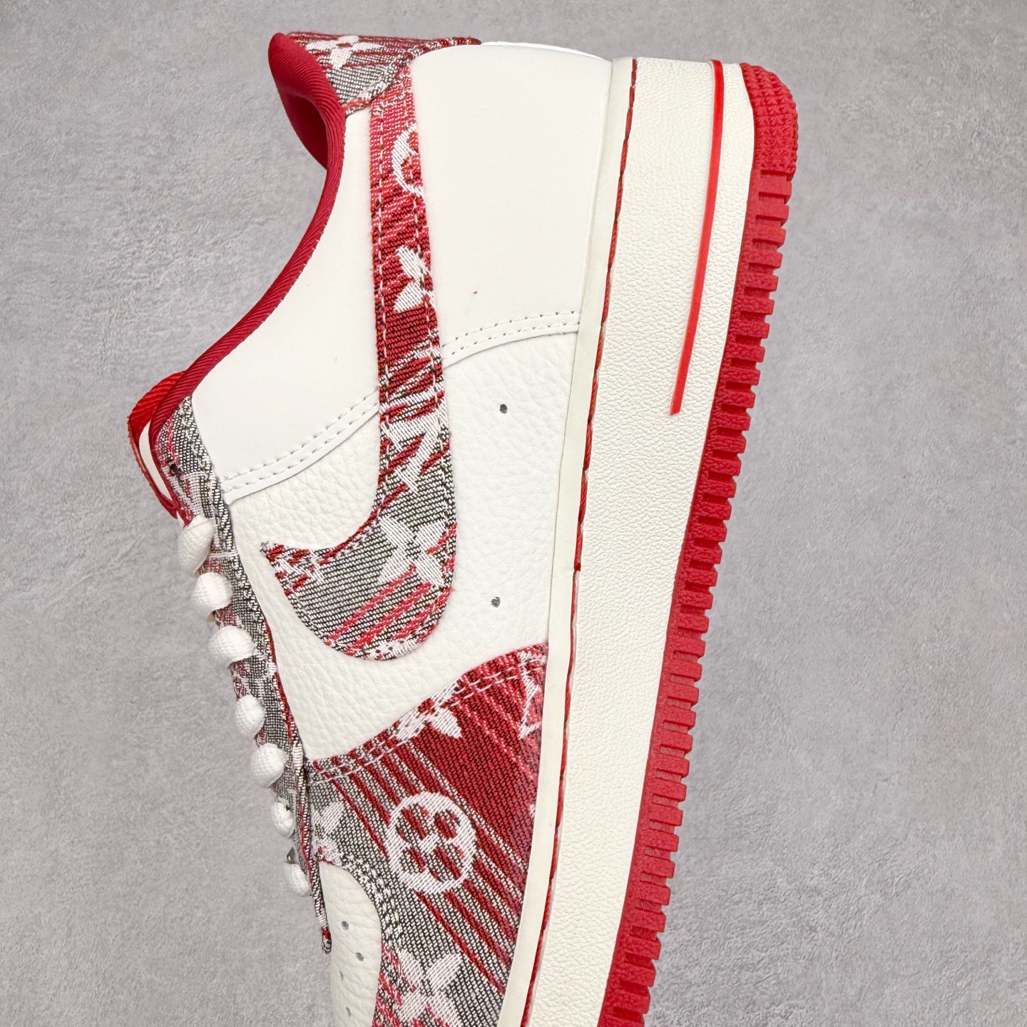 图片[7]-NK Air Force 1´07 Low 空军一号低帮百搭休闲运动板鞋 SC9207-541 柔软、弹性十足的缓震性能和出色的中底设计 横跨复古与现代的外型结合 造就出风靡全球 三十多年的Force 1 直到今天还深受青睐 实拍调校N版已经零色差零失真 百分百还原实物色彩所见即所得 不存在货不对板色差等低级问题 选购参考实物拍摄 不混卖不参货 只用心做好货严格选品 承诺混一赔十 尺码：36 36.5 37.5 38 38.5 39 40 40.5 41 42 42.5 43 44 44.5 45-选品中心