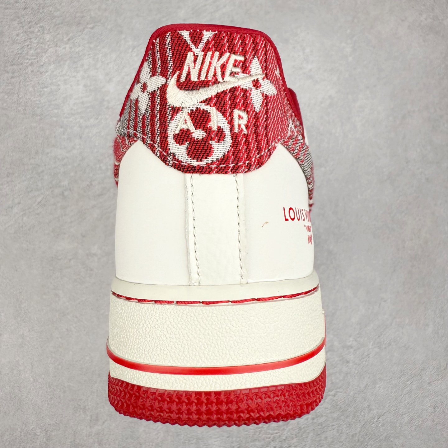 图片[8]-NK Air Force 1´07 Low 空军一号低帮百搭休闲运动板鞋 SC9207-541 柔软、弹性十足的缓震性能和出色的中底设计 横跨复古与现代的外型结合 造就出风靡全球 三十多年的Force 1 直到今天还深受青睐 实拍调校N版已经零色差零失真 百分百还原实物色彩所见即所得 不存在货不对板色差等低级问题 选购参考实物拍摄 不混卖不参货 只用心做好货严格选品 承诺混一赔十 尺码：36 36.5 37.5 38 38.5 39 40 40.5 41 42 42.5 43 44 44.5 45-选品中心