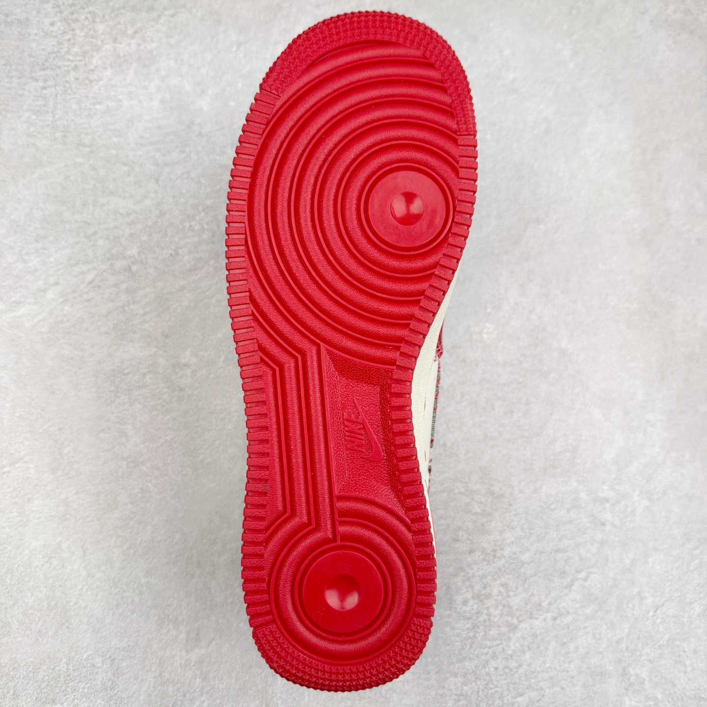 图片[9]-NK Air Force 1´07 Low 空军一号低帮百搭休闲运动板鞋 SC9207-541 柔软、弹性十足的缓震性能和出色的中底设计 横跨复古与现代的外型结合 造就出风靡全球 三十多年的Force 1 直到今天还深受青睐 实拍调校N版已经零色差零失真 百分百还原实物色彩所见即所得 不存在货不对板色差等低级问题 选购参考实物拍摄 不混卖不参货 只用心做好货严格选品 承诺混一赔十 尺码：36 36.5 37.5 38 38.5 39 40 40.5 41 42 42.5 43 44 44.5 45-选品中心