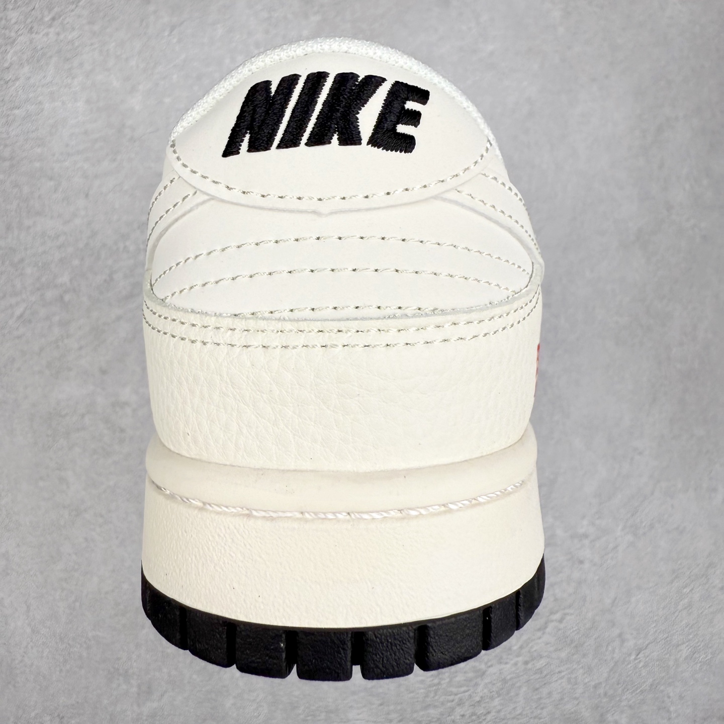 图片[8]-NK Dunk Low 定制配色 QW5836-010 大厂出品 极力推荐 原装头层材料 独家版型蒸餾加工帶來的是更好的视觉和脚感体验大厂纯原品质出货 清洁度 电绣工艺 皮料切割干净无任何毛边 细节完美 实拍调校N版已经零色差零失真 百分百还原实物色彩所见即所得 不存在货不对板色差等低级问题 选购参考实物拍摄 不混卖不参货 只用心做好货严格选品 承诺混一赔十 尺码：36 36.5 37.5 38 38.5 39 40 40.5 41 42 42.5 43 44 44.5 45-选品中心