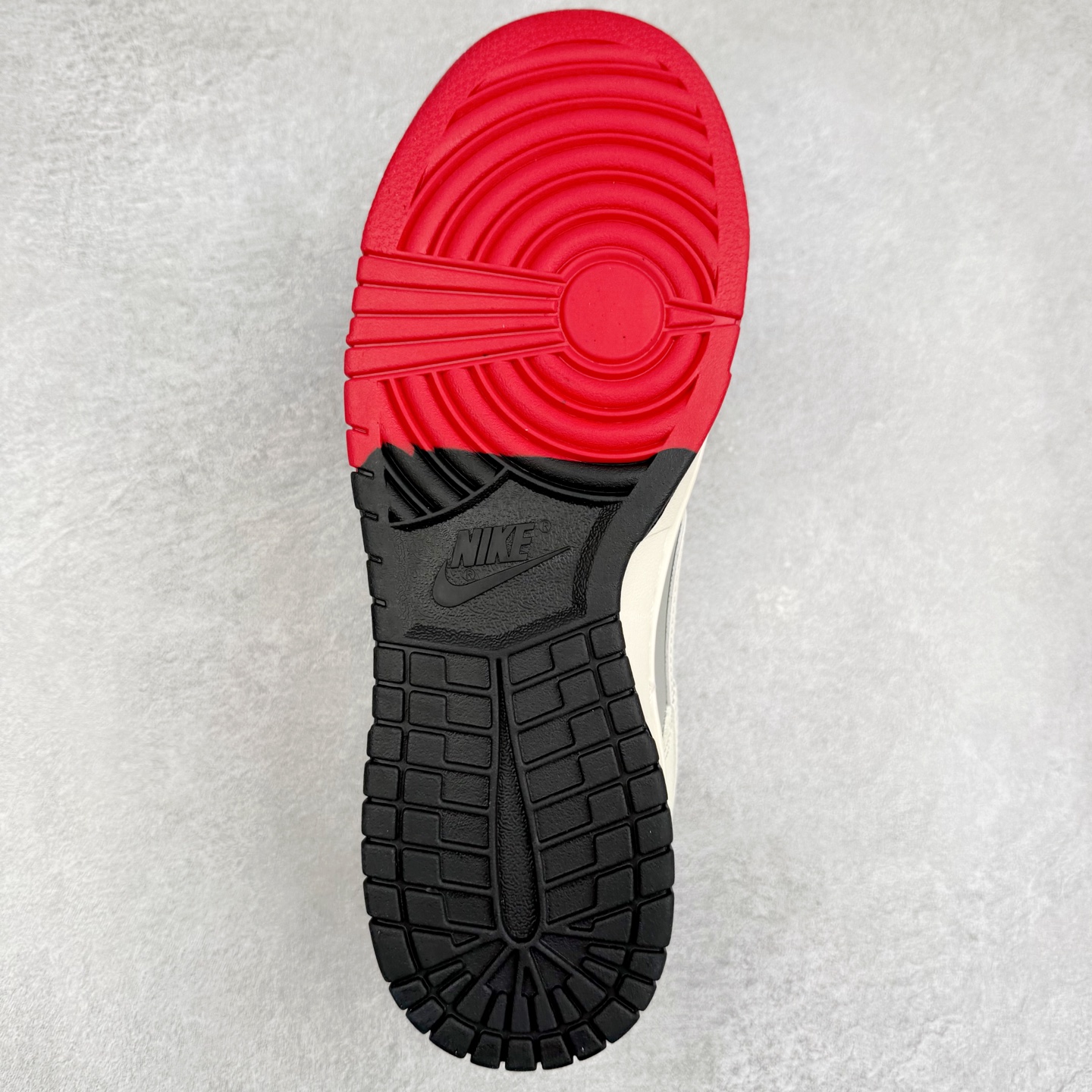 图片[9]-NK Dunk Low 定制配色 QW5836-010 大厂出品 极力推荐 原装头层材料 独家版型蒸餾加工帶來的是更好的视觉和脚感体验大厂纯原品质出货 清洁度 电绣工艺 皮料切割干净无任何毛边 细节完美 实拍调校N版已经零色差零失真 百分百还原实物色彩所见即所得 不存在货不对板色差等低级问题 选购参考实物拍摄 不混卖不参货 只用心做好货严格选品 承诺混一赔十 尺码：36 36.5 37.5 38 38.5 39 40 40.5 41 42 42.5 43 44 44.5 45-选品中心