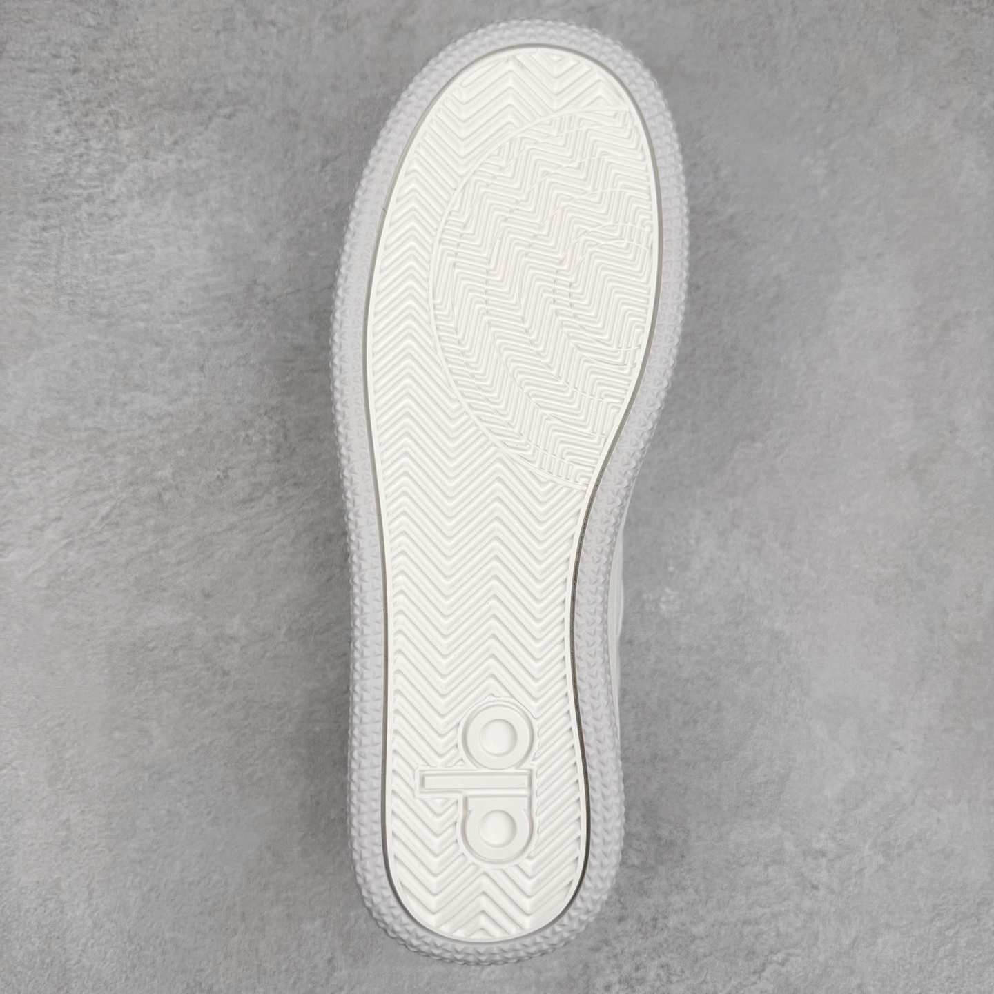 图片[9]-Alo yoga 易梦玲 Jisoo智秀 等多位明星同款上脚 主打各大平台外贸主推大厂采购原材料多处细节一步到位 生产细节 没得说 一款随意搭配的都好看的鞋子aIo采用增高4cm 主打熊猫色 春夏秋冬四季款 舒适简约板鞋 TPU防滑耐磨鞋底 #alo #alo女孩 #AIo #健身穿搭 #鞋子推荐 #板鞋 尺码：35 36 37 38 39 40 41 42 43 44 45-选品中心