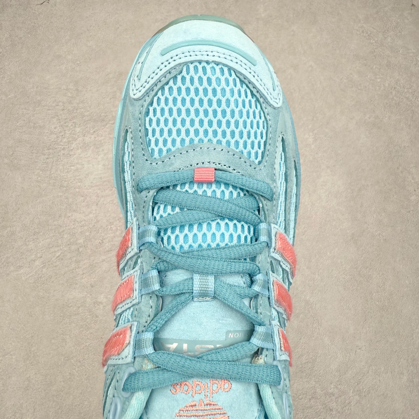 图片[4]-Unheardof x AD Originals Adistar Cushion 3 舒适百搭防滑耐磨低帮休闲跑步鞋 联名蓝色 JS2973 实拍调校N版已经零色差零失真 百分百还原实物色彩所见即所得 不存在货不对板色差等低级问题 选购参考实物拍摄 不混卖不参货 只用心做好货严格选品 承诺混一赔十 尺码：36 36.5 37.5 38 38.5 39 40 40.5 41 42 42.5 43 44 44.5 45-选品中心