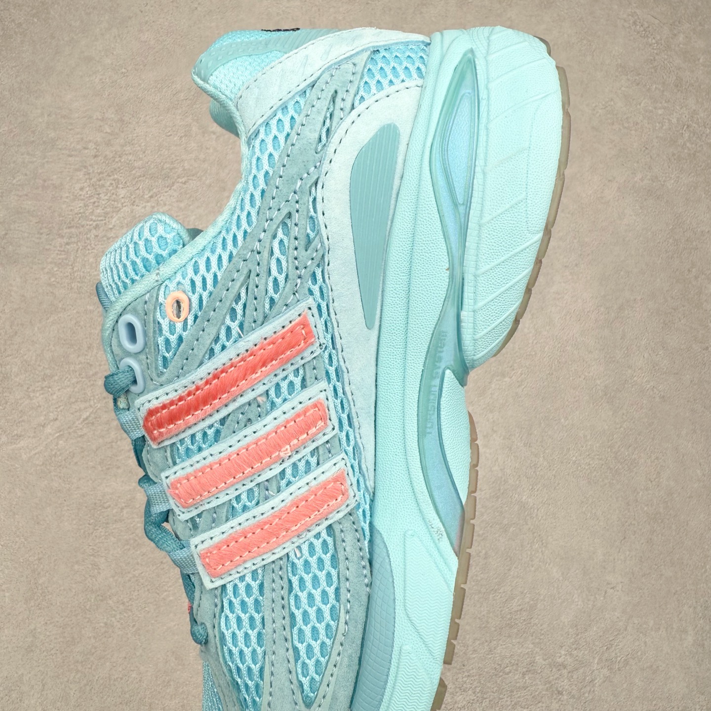 图片[7]-Unheardof x AD Originals Adistar Cushion 3 舒适百搭防滑耐磨低帮休闲跑步鞋 联名蓝色 JS2973 实拍调校N版已经零色差零失真 百分百还原实物色彩所见即所得 不存在货不对板色差等低级问题 选购参考实物拍摄 不混卖不参货 只用心做好货严格选品 承诺混一赔十 尺码：36 36.5 37.5 38 38.5 39 40 40.5 41 42 42.5 43 44 44.5 45-选品中心