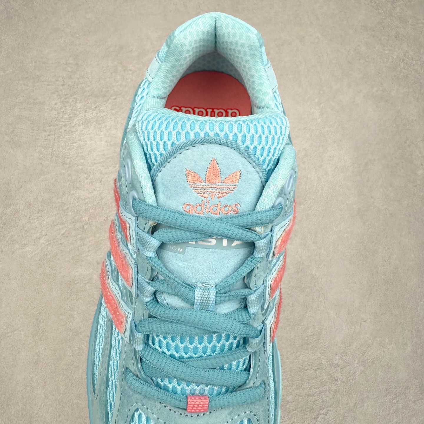 图片[5]-Unheardof x AD Originals Adistar Cushion 3 舒适百搭防滑耐磨低帮休闲跑步鞋 联名蓝色 JS2973 实拍调校N版已经零色差零失真 百分百还原实物色彩所见即所得 不存在货不对板色差等低级问题 选购参考实物拍摄 不混卖不参货 只用心做好货严格选品 承诺混一赔十 尺码：36 36.5 37.5 38 38.5 39 40 40.5 41 42 42.5 43 44 44.5 45-选品中心