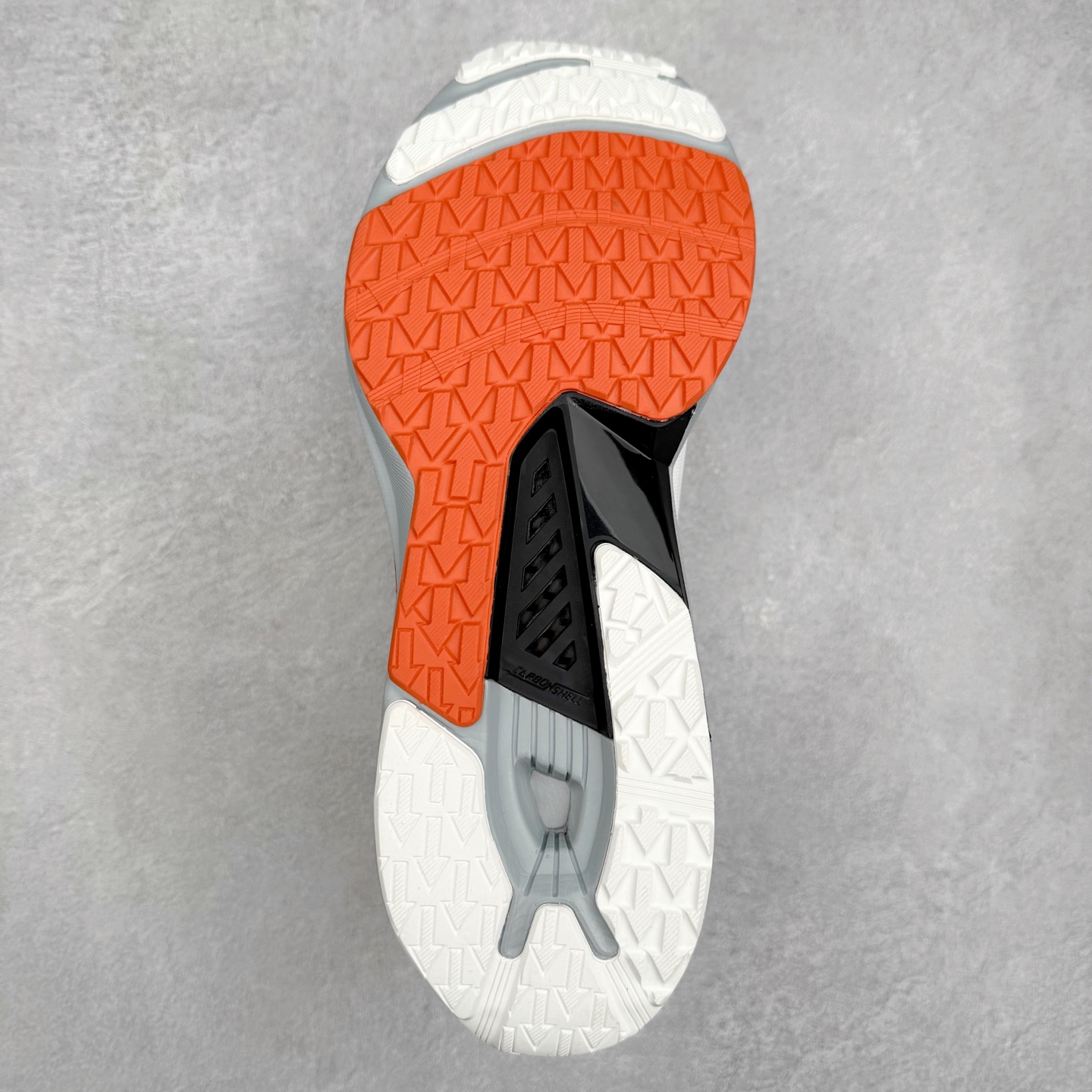 图片[9]-DESCENTE DFLUID2.0 迪桑特时尚舒适百搭减震透气支撑 低帮跑步鞋 DESCENTE（迪桑特）创立于1935年，品牌名取自法语词汇，意为“滑降”。品牌箭头标识代表滑雪的三种技术“高速直线滑行”、“穿越”和“侧滑”，也寓意品牌在打造高端专业运动产品中不断追求完美的创新精神，致力于成为中国高端专业滑雪、综训、女子、铁人三项、高尔夫的第一品牌。实拍调校N版已经零色差零失真 百分百还原实物色彩所见即所得 不存在货不对板色差等低级问题 选购参考实物拍摄 不混卖不参货 只用心做好货严格选品 承诺混一赔十 尺码：36 36.5 37.5 38 38.5 39 40 40.5 41 42 42.5 43 44 44.5 45-选品中心