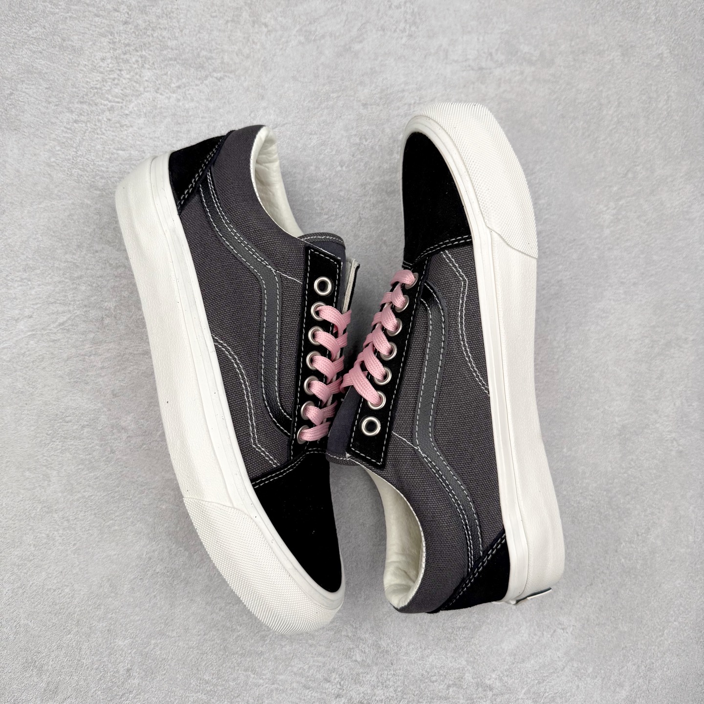 图片[3]-Vans Premium Old Skool 灰粉 范斯官方 全新VPS高阶支线 继承了VANS VAULT OG以及 VANS 安纳海姆的复古属性 完善鞋身结构并提升脚感 从鞋型和贴合度方面重塑鞋款 可抽取活动鞋垫使脚感更舒适 货号：VN000D56DE2 尺码：36 36.5 37 38 38.5 39 40 40.5 41 42 42.5 43 44-选品中心