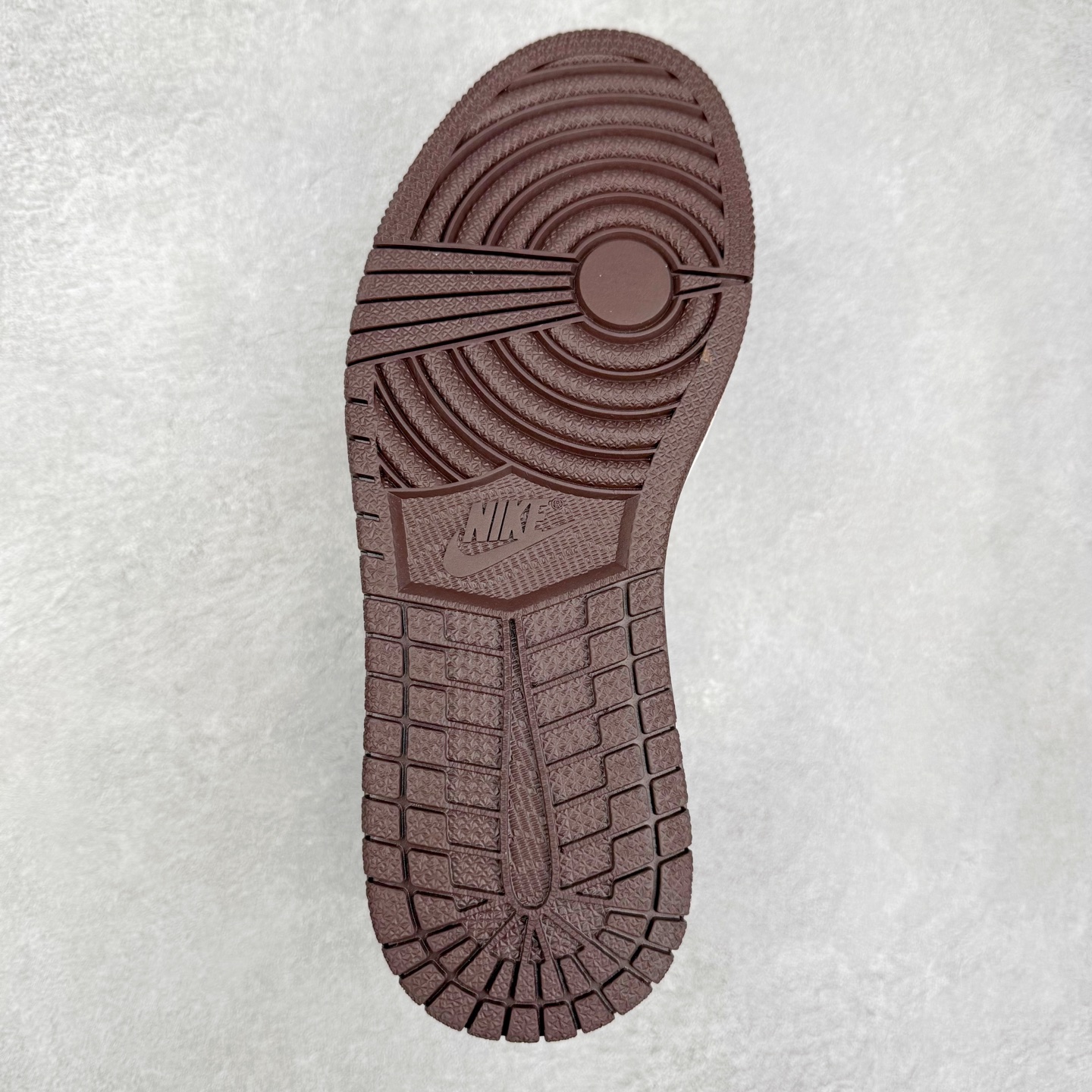 图片[9]-TS x Air Jordan AJ1 Low 倒钩低帮联名定制配色 XS2025-051 原厂内置气垫魔块 A模大底 头层小牛皮 鞋舌AJ原厂专用牛津布+AJ专用反口珍珠布+原厂无杂质高弹内里海棉+特殊封边弹力鞋带 实拍调校N版已经零色差零失真 百分百还原实物色彩所见即所得 不存在货不对板色差等低级问题 选购参考实物拍摄 不混卖不参货 只用心做好货严格选品 承诺混一赔十 尺码：36 36.5 37.5 38 38.5 39 40 40.5 41 42 42.5 43 44 44.5 45-选品中心