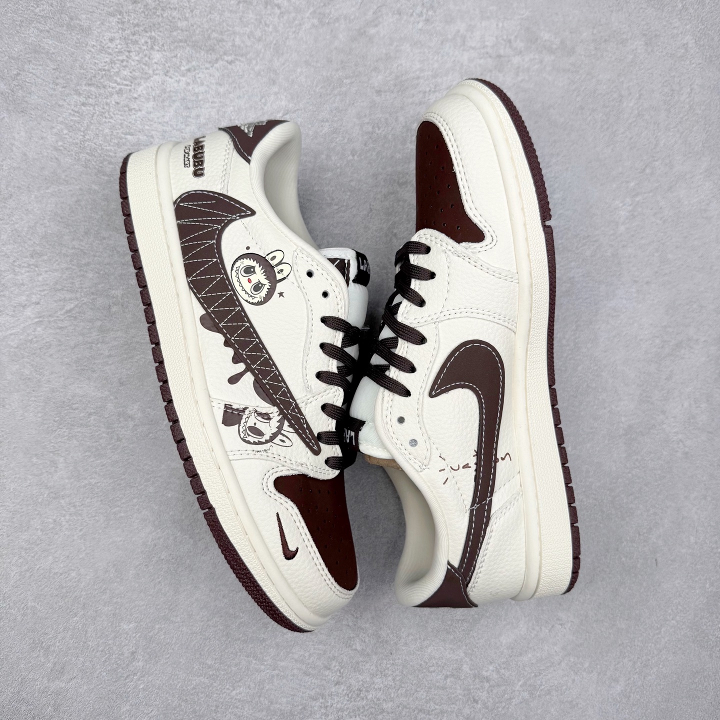 图片[3]-TS x Air Jordan AJ1 Low 倒钩低帮联名定制配色 XS2025-051 原厂内置气垫魔块 A模大底 头层小牛皮 鞋舌AJ原厂专用牛津布+AJ专用反口珍珠布+原厂无杂质高弹内里海棉+特殊封边弹力鞋带 实拍调校N版已经零色差零失真 百分百还原实物色彩所见即所得 不存在货不对板色差等低级问题 选购参考实物拍摄 不混卖不参货 只用心做好货严格选品 承诺混一赔十 尺码：36 36.5 37.5 38 38.5 39 40 40.5 41 42 42.5 43 44 44.5 45-选品中心