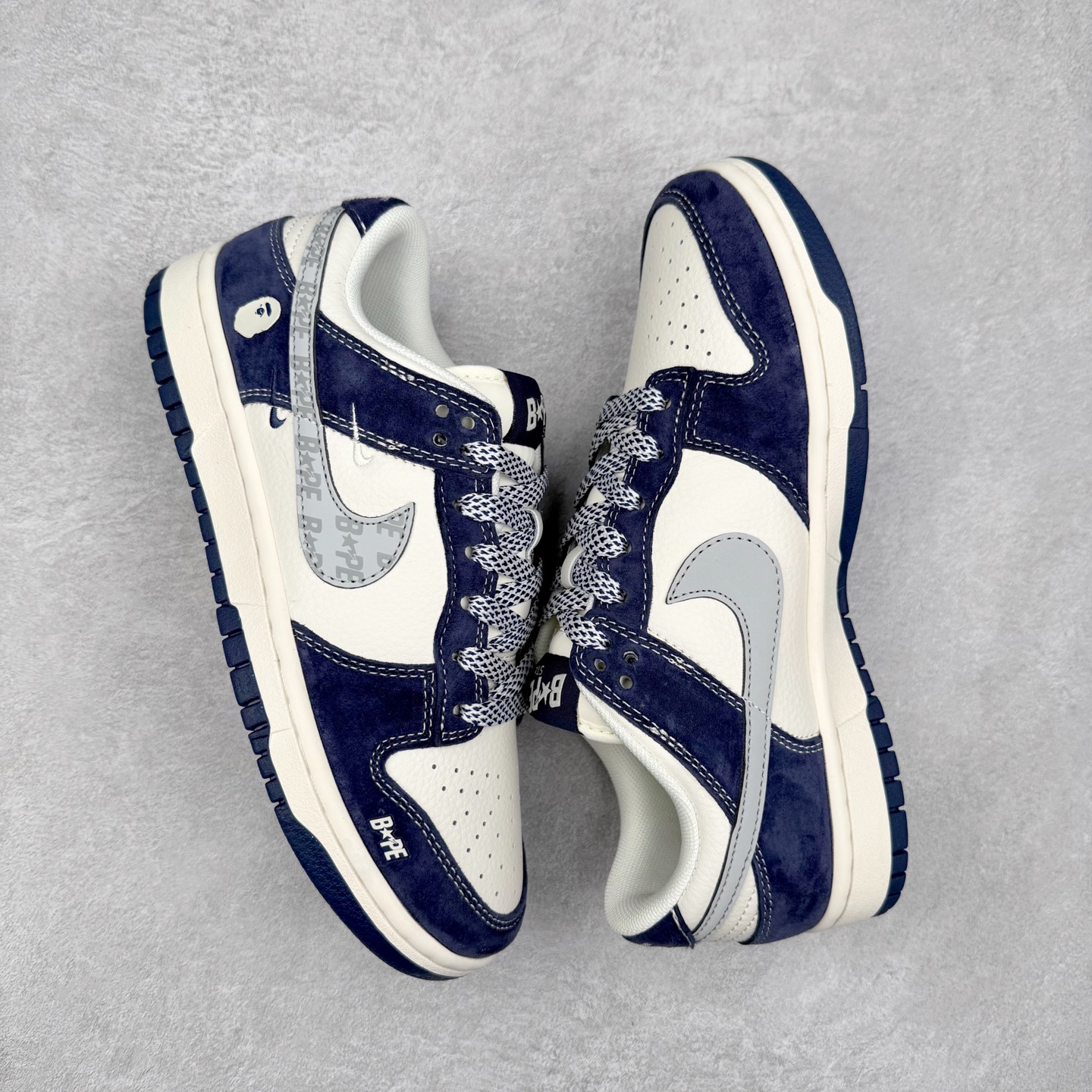 图片[3]-NK Dunk Low 定制配色 XY1688-008 大厂出品 极力推荐 原装头层材料 独家版型蒸餾加工帶來的是更好的视觉和脚感体验大厂纯原品质出货 清洁度 电绣工艺 皮料切割干净无任何毛边 细节完美 实拍调校N版已经零色差零失真 百分百还原实物色彩所见即所得 不存在货不对板色差等低级问题 选购参考实物拍摄 不混卖不参货 只用心做好货严格选品 承诺混一赔十 尺码：36 36.5 37.5 38 38.5 39 40 40.5 41 42 42.5 43 44 44.5 45-选品中心