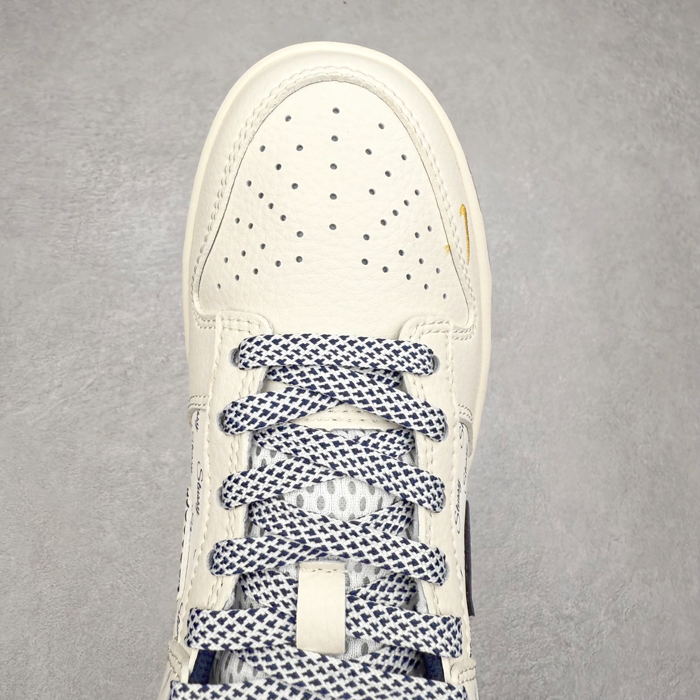 图片[4]-NK Dunk Low 定制配色 XY1688-011 大厂出品 极力推荐 原装头层材料 独家版型蒸餾加工帶來的是更好的视觉和脚感体验大厂纯原品质出货 清洁度 电绣工艺 皮料切割干净无任何毛边 细节完美 实拍调校N版已经零色差零失真 百分百还原实物色彩所见即所得 不存在货不对板色差等低级问题 选购参考实物拍摄 不混卖不参货 只用心做好货严格选品 承诺混一赔十 尺码：36 36.5 37.5 38 38.5 39 40 40.5 41 42 42.5 43 44 44.5 45-选品中心