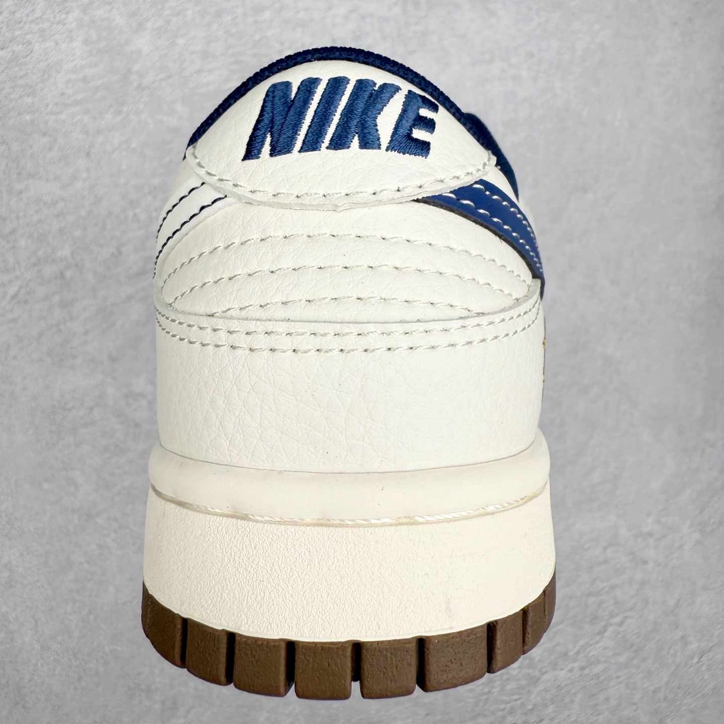 图片[8]-NK Dunk Low 定制配色 XY1688-011 大厂出品 极力推荐 原装头层材料 独家版型蒸餾加工帶來的是更好的视觉和脚感体验大厂纯原品质出货 清洁度 电绣工艺 皮料切割干净无任何毛边 细节完美 实拍调校N版已经零色差零失真 百分百还原实物色彩所见即所得 不存在货不对板色差等低级问题 选购参考实物拍摄 不混卖不参货 只用心做好货严格选品 承诺混一赔十 尺码：36 36.5 37.5 38 38.5 39 40 40.5 41 42 42.5 43 44 44.5 45-选品中心