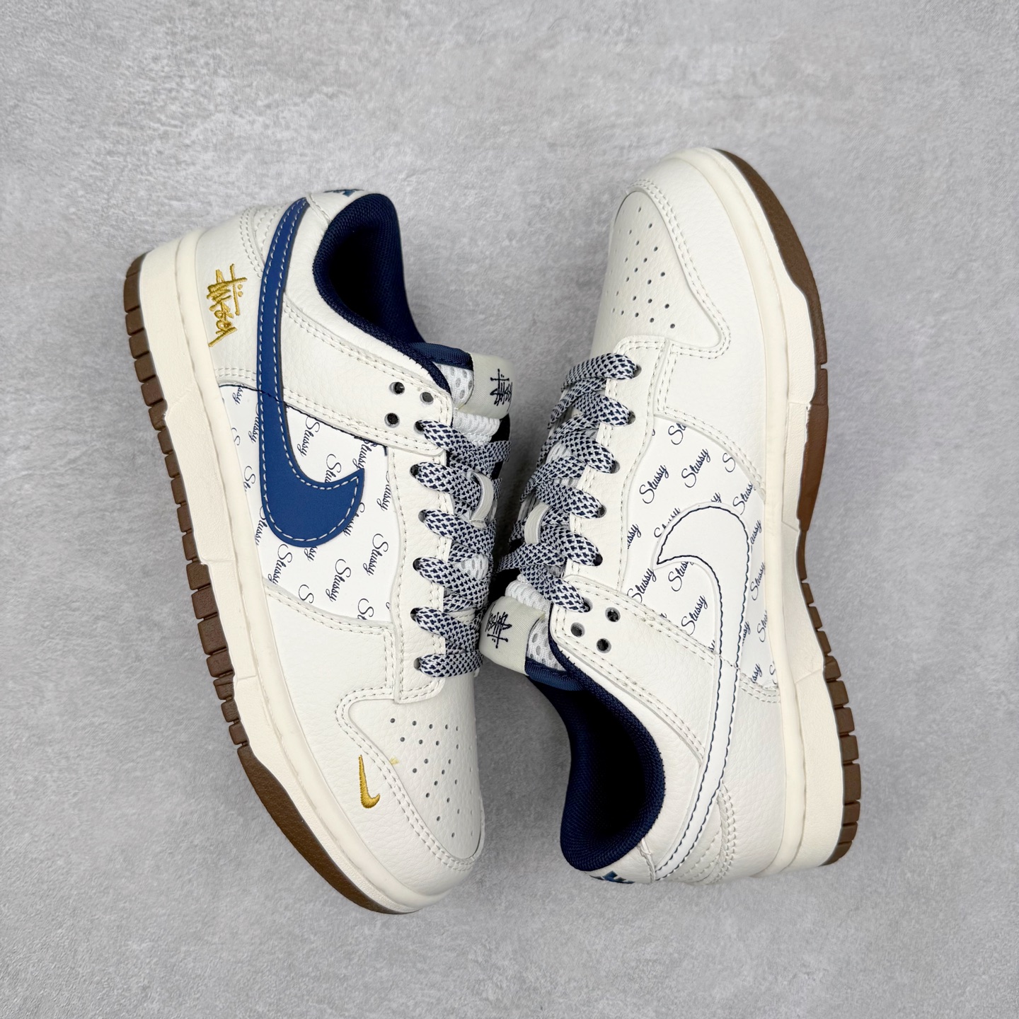 图片[3]-NK Dunk Low 定制配色 XY1688-011 大厂出品 极力推荐 原装头层材料 独家版型蒸餾加工帶來的是更好的视觉和脚感体验大厂纯原品质出货 清洁度 电绣工艺 皮料切割干净无任何毛边 细节完美 实拍调校N版已经零色差零失真 百分百还原实物色彩所见即所得 不存在货不对板色差等低级问题 选购参考实物拍摄 不混卖不参货 只用心做好货严格选品 承诺混一赔十 尺码：36 36.5 37.5 38 38.5 39 40 40.5 41 42 42.5 43 44 44.5 45-选品中心