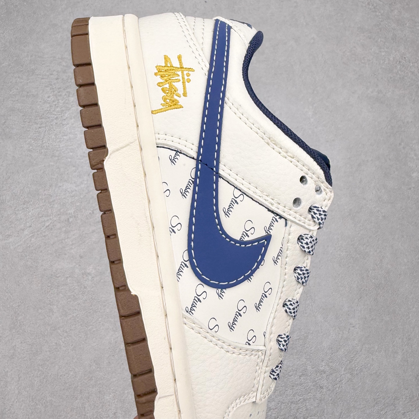 图片[6]-NK Dunk Low 定制配色 XY1688-011 大厂出品 极力推荐 原装头层材料 独家版型蒸餾加工帶來的是更好的视觉和脚感体验大厂纯原品质出货 清洁度 电绣工艺 皮料切割干净无任何毛边 细节完美 实拍调校N版已经零色差零失真 百分百还原实物色彩所见即所得 不存在货不对板色差等低级问题 选购参考实物拍摄 不混卖不参货 只用心做好货严格选品 承诺混一赔十 尺码：36 36.5 37.5 38 38.5 39 40 40.5 41 42 42.5 43 44 44.5 45-选品中心