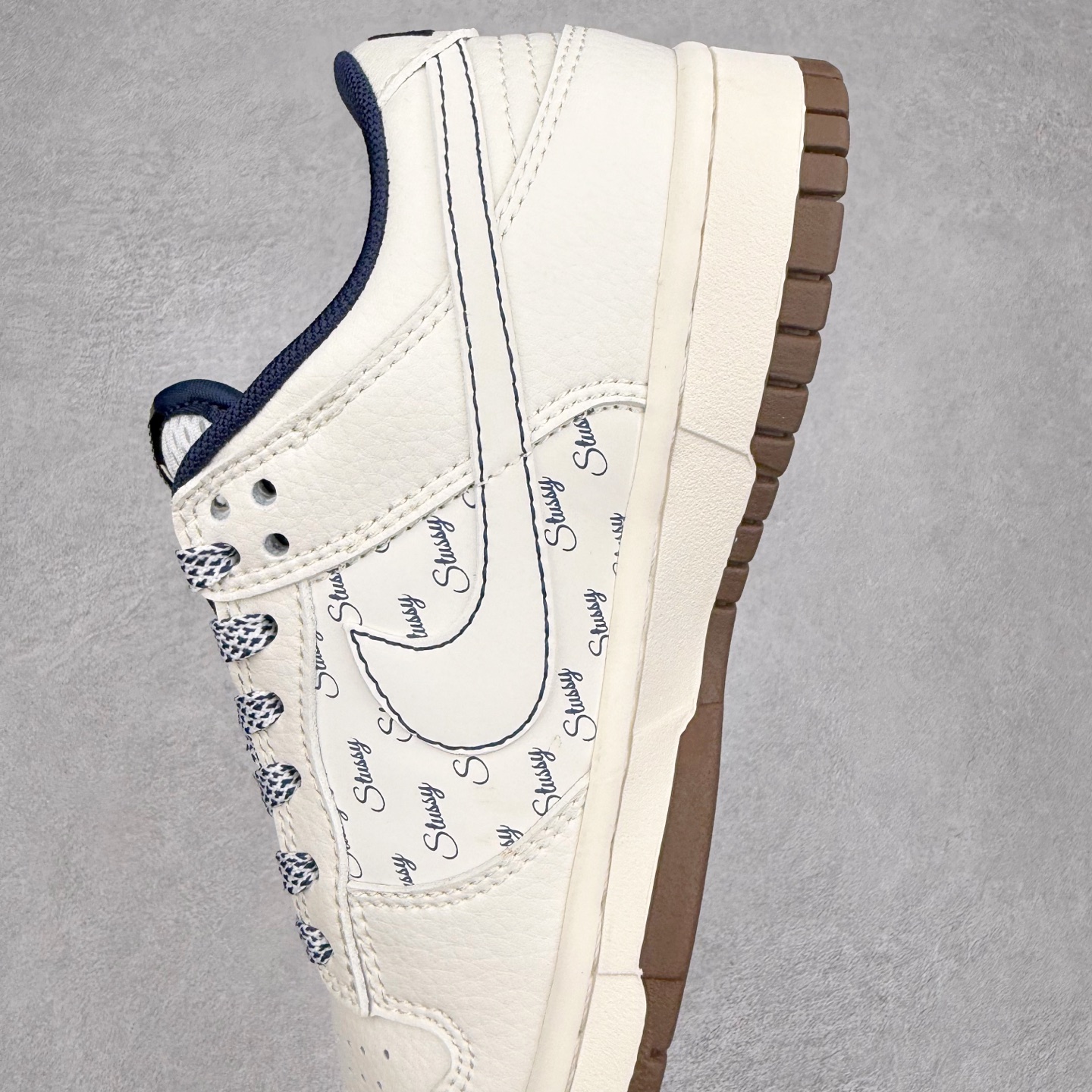 图片[7]-NK Dunk Low 定制配色 XY1688-011 大厂出品 极力推荐 原装头层材料 独家版型蒸餾加工帶來的是更好的视觉和脚感体验大厂纯原品质出货 清洁度 电绣工艺 皮料切割干净无任何毛边 细节完美 实拍调校N版已经零色差零失真 百分百还原实物色彩所见即所得 不存在货不对板色差等低级问题 选购参考实物拍摄 不混卖不参货 只用心做好货严格选品 承诺混一赔十 尺码：36 36.5 37.5 38 38.5 39 40 40.5 41 42 42.5 43 44 44.5 45-选品中心