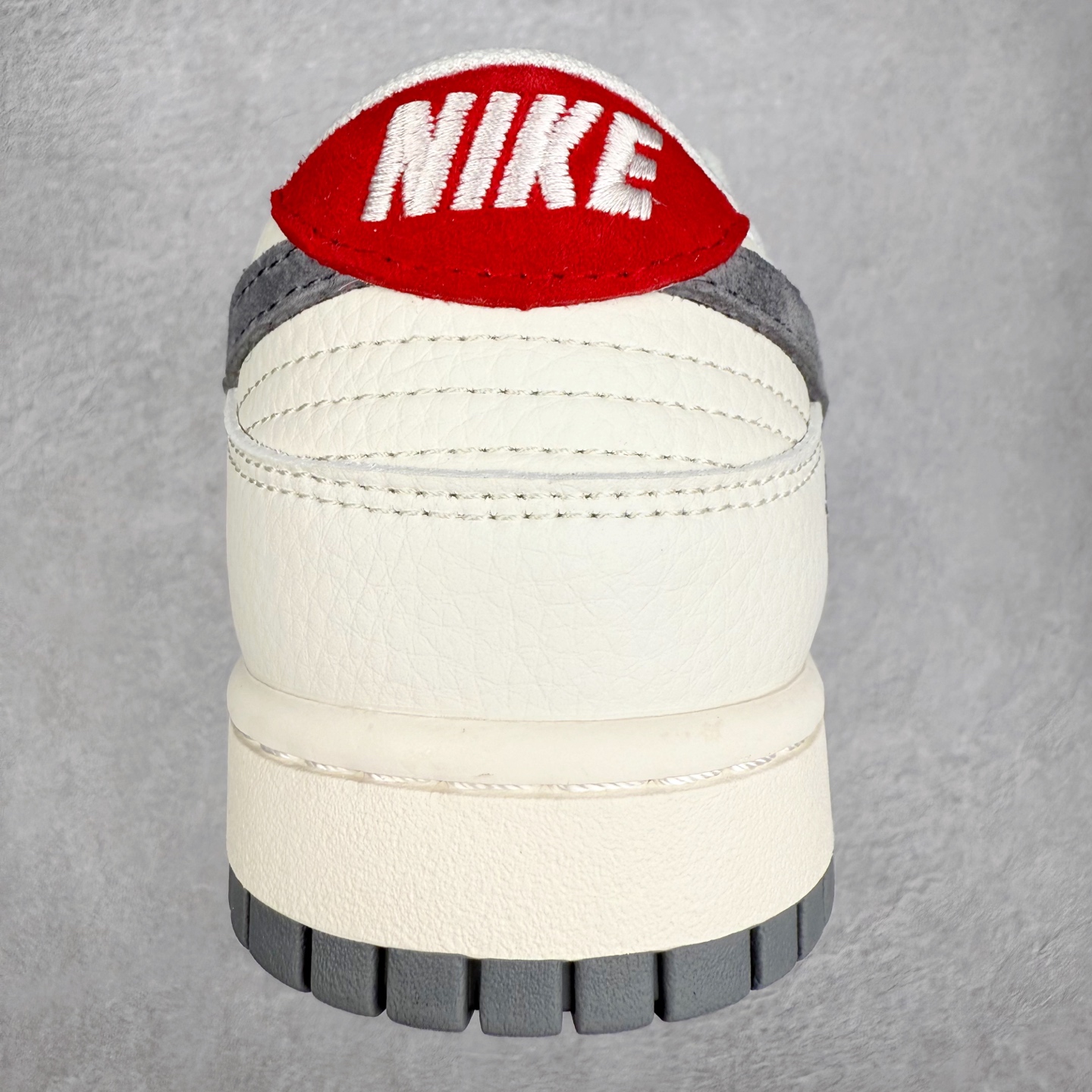 图片[8]-NK Dunk Low 定制配色 XY1688-015 大厂出品 极力推荐 原装头层材料 独家版型蒸餾加工帶來的是更好的视觉和脚感体验大厂纯原品质出货 清洁度 电绣工艺 皮料切割干净无任何毛边 细节完美 实拍调校N版已经零色差零失真 百分百还原实物色彩所见即所得 不存在货不对板色差等低级问题 选购参考实物拍摄 不混卖不参货 只用心做好货严格选品 承诺混一赔十 尺码：36 36.5 37.5 38 38.5 39 40 40.5 41 42 42.5 43 44 44.5 45-选品中心