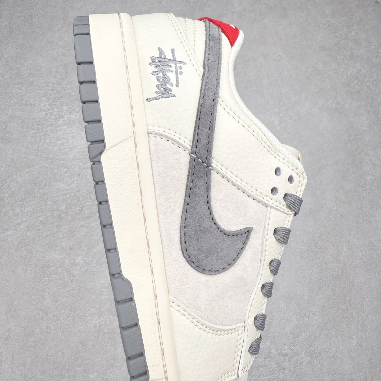 图片[6]-NK Dunk Low 定制配色 XY1688-015 大厂出品 极力推荐 原装头层材料 独家版型蒸餾加工帶來的是更好的视觉和脚感体验大厂纯原品质出货 清洁度 电绣工艺 皮料切割干净无任何毛边 细节完美 实拍调校N版已经零色差零失真 百分百还原实物色彩所见即所得 不存在货不对板色差等低级问题 选购参考实物拍摄 不混卖不参货 只用心做好货严格选品 承诺混一赔十 尺码：36 36.5 37.5 38 38.5 39 40 40.5 41 42 42.5 43 44 44.5 45-选品中心