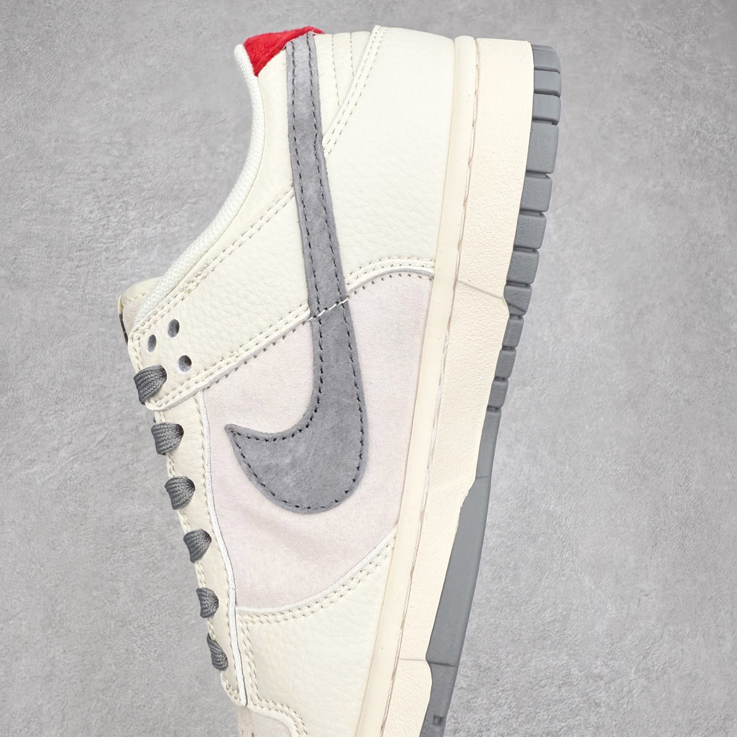 图片[7]-NK Dunk Low 定制配色 XY1688-015 大厂出品 极力推荐 原装头层材料 独家版型蒸餾加工帶來的是更好的视觉和脚感体验大厂纯原品质出货 清洁度 电绣工艺 皮料切割干净无任何毛边 细节完美 实拍调校N版已经零色差零失真 百分百还原实物色彩所见即所得 不存在货不对板色差等低级问题 选购参考实物拍摄 不混卖不参货 只用心做好货严格选品 承诺混一赔十 尺码：36 36.5 37.5 38 38.5 39 40 40.5 41 42 42.5 43 44 44.5 45-选品中心