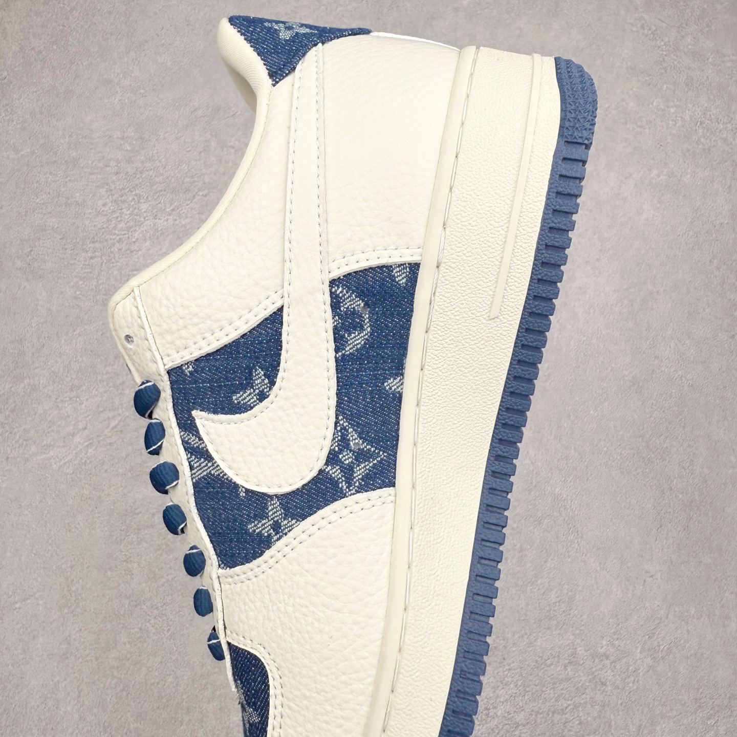 图片[7]-NK Air Force 1´07 Low 空军一号低帮百搭休闲运动板鞋 SC9207-536 柔软、弹性十足的缓震性能和出色的中底设计 横跨复古与现代的外型结合 造就出风靡全球 三十多年的Force 1 直到今天还深受青睐 实拍调校N版已经零色差零失真 百分百还原实物色彩所见即所得 不存在货不对板色差等低级问题 选购参考实物拍摄 不混卖不参货 只用心做好货严格选品 承诺混一赔十 尺码：36 36.5 37.5 38 38.5 39 40 40.5 41 42 42.5 43 44 44.5 45-选品中心