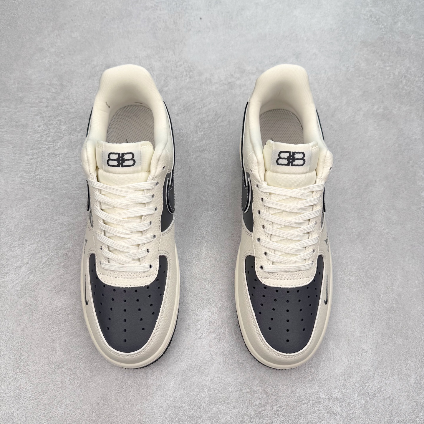 图片[2]-NK Air Force 1´07 Low 空军一号低帮百搭休闲运动板鞋 XL1978-103 柔软、弹性十足的缓震性能和出色的中底设计 横跨复古与现代的外型结合 造就出风靡全球 三十多年的Force 1 直到今天还深受青睐 实拍调校N版已经零色差零失真 百分百还原实物色彩所见即所得 不存在货不对板色差等低级问题 选购参考实物拍摄 不混卖不参货 只用心做好货严格选品 承诺混一赔十 尺码：36 36.5 37.5 38 38.5 39 40 40.5 41 42 42.5 43 44 44.5 45-选品中心