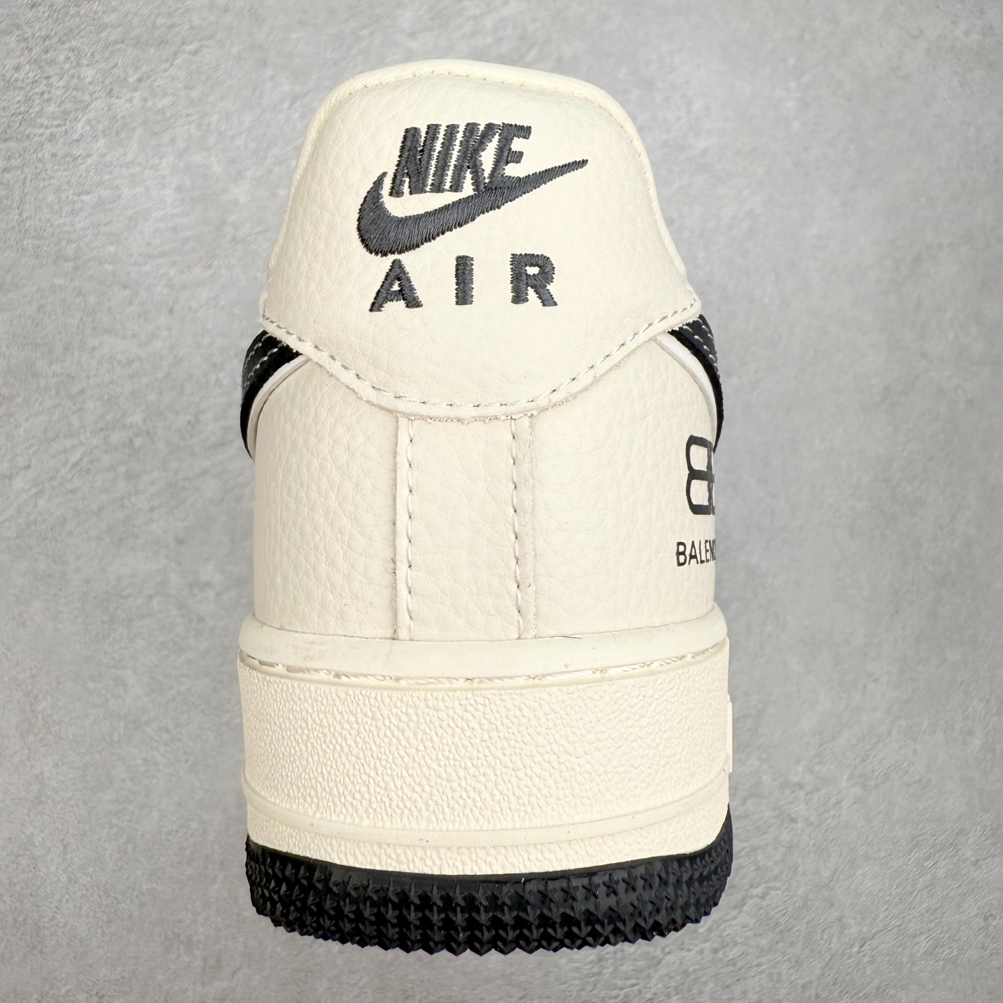 图片[8]-NK Air Force 1´07 Low 空军一号低帮百搭休闲运动板鞋 XL1978-103 柔软、弹性十足的缓震性能和出色的中底设计 横跨复古与现代的外型结合 造就出风靡全球 三十多年的Force 1 直到今天还深受青睐 实拍调校N版已经零色差零失真 百分百还原实物色彩所见即所得 不存在货不对板色差等低级问题 选购参考实物拍摄 不混卖不参货 只用心做好货严格选品 承诺混一赔十 尺码：36 36.5 37.5 38 38.5 39 40 40.5 41 42 42.5 43 44 44.5 45-选品中心