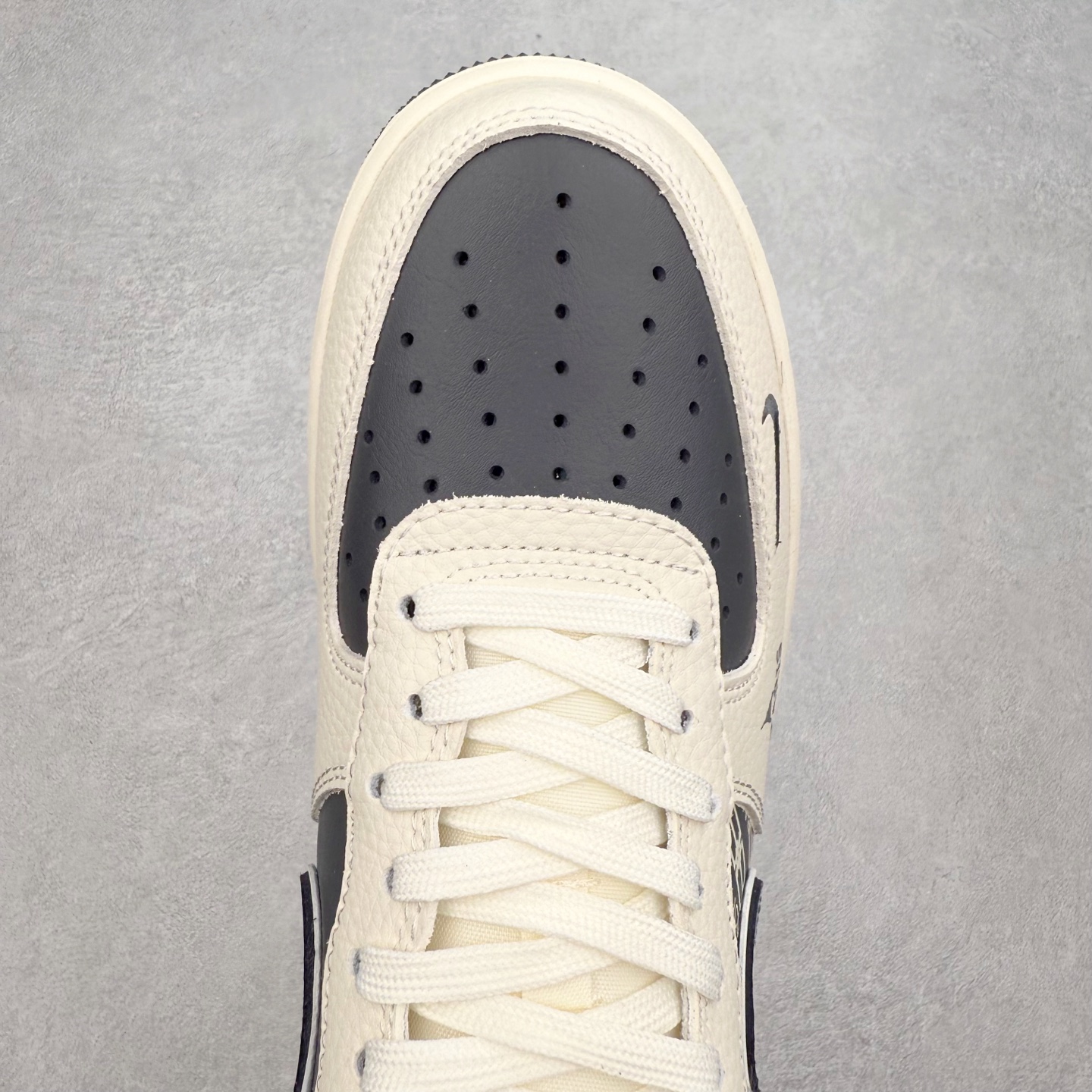 图片[4]-NK Air Force 1´07 Low 空军一号低帮百搭休闲运动板鞋 XL1978-103 柔软、弹性十足的缓震性能和出色的中底设计 横跨复古与现代的外型结合 造就出风靡全球 三十多年的Force 1 直到今天还深受青睐 实拍调校N版已经零色差零失真 百分百还原实物色彩所见即所得 不存在货不对板色差等低级问题 选购参考实物拍摄 不混卖不参货 只用心做好货严格选品 承诺混一赔十 尺码：36 36.5 37.5 38 38.5 39 40 40.5 41 42 42.5 43 44 44.5 45-选品中心