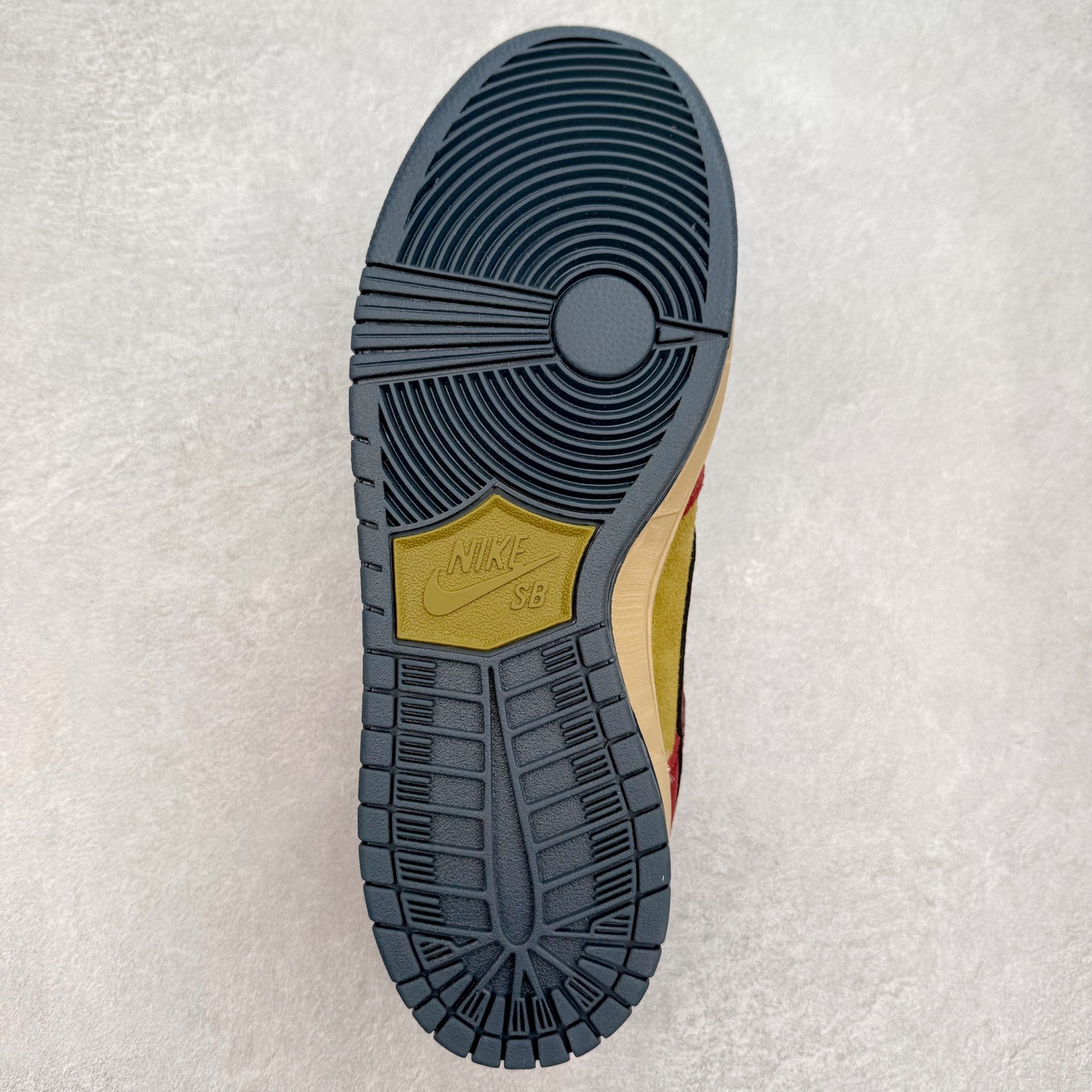 图片[9]-＃F版 NK Dunk SB DUNK LOW PRO 酒红米 HQ1625-600 极限压缩利润空间 超乎所想的高性价比 用料绝不含糊 原盒原配 正确耐磨橡胶大底 超高清洁度 全鞋零毛边皮料切割 全套原楦原模倾力打造完美版型 尺码：36 36.5 37.5 38 38.5 39 40 40.5 41 42 42.5 43 44 44.5 45 46 47.5-选品中心