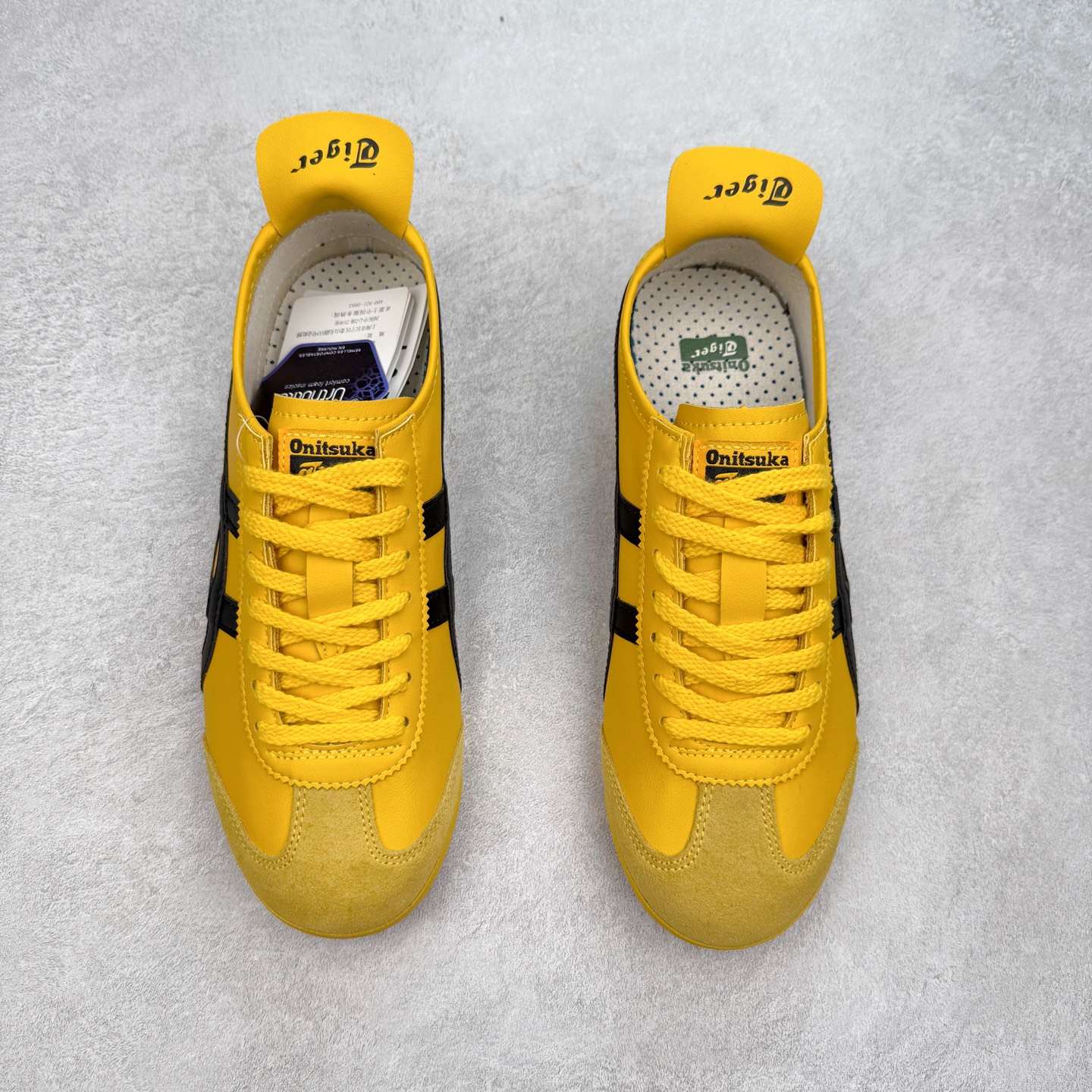 图片[2]-＃纯原福利 Asics Onitsuka Tiger MEXICO 66 亚瑟士鬼冢虎复古经典板鞋 市场最强版本 原厂牛津布加持 海外订单工厂出品 超成熟稳定的做工品控 原装全套纸板楦头开发 原汁原味 完美呈现版型 私模正确鞋底咬花纹路 一比一鞋头弧度高度鞋身弧度 绝不口嗨 细节品控鞋型随意秒杀市面 原档咬花纹路私模大底 一个单元有六个三角形 总体形拼接呈现花瓣状 官方四联吊牌 原装Ortholite轻量化鞋垫 原盒原配 质保卡 说明书 钢印防尘纸 纸板中底带钢印 乳胶组合鞋垫 支持全方位的对比专柜 产品从款式颜色造型上体现出追求舒适和细节的完美 鞋类更是推崇手工制作的严谨与完美 融舒适性与可穿性的设计风格 注重细节的完美和别致魅力 既保持稳重 又不失轻松的时尚感 尺码：36 37 37.5 38 39 39.5 40 40.5 41.5 42 42.5 43.5 44 45-选品中心