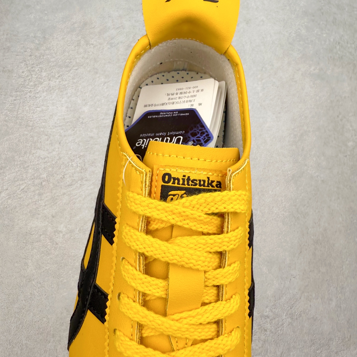 图片[5]-＃纯原福利 Asics Onitsuka Tiger MEXICO 66 亚瑟士鬼冢虎复古经典板鞋 市场最强版本 原厂牛津布加持 海外订单工厂出品 超成熟稳定的做工品控 原装全套纸板楦头开发 原汁原味 完美呈现版型 私模正确鞋底咬花纹路 一比一鞋头弧度高度鞋身弧度 绝不口嗨 细节品控鞋型随意秒杀市面 原档咬花纹路私模大底 一个单元有六个三角形 总体形拼接呈现花瓣状 官方四联吊牌 原装Ortholite轻量化鞋垫 原盒原配 质保卡 说明书 钢印防尘纸 纸板中底带钢印 乳胶组合鞋垫 支持全方位的对比专柜 产品从款式颜色造型上体现出追求舒适和细节的完美 鞋类更是推崇手工制作的严谨与完美 融舒适性与可穿性的设计风格 注重细节的完美和别致魅力 既保持稳重 又不失轻松的时尚感 尺码：36 37 37.5 38 39 39.5 40 40.5 41.5 42 42.5 43.5 44 45-选品中心