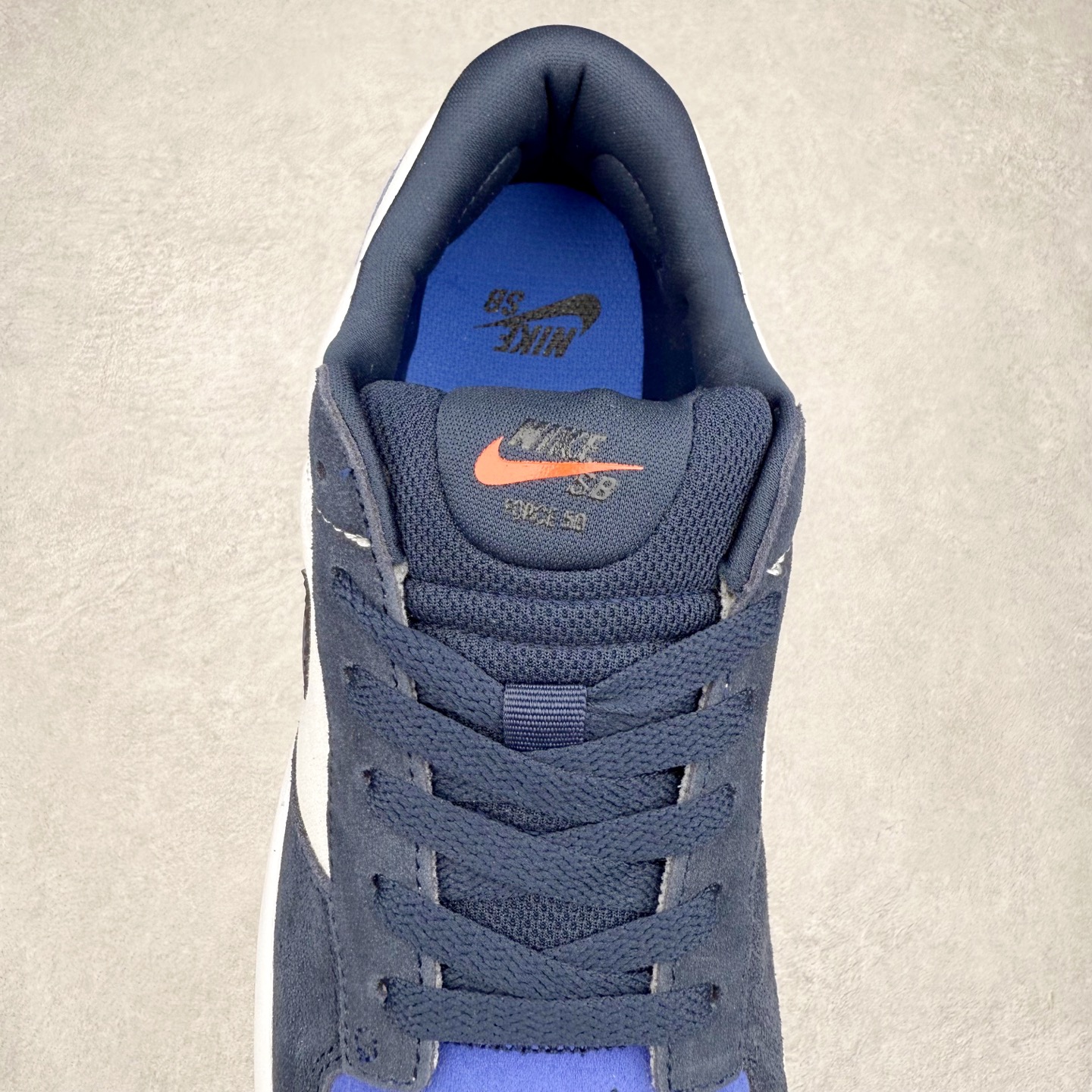 图片[5]-NK SB Force 58 空军58系列低帮休闲运动滑板板鞋 DV5477-401 鞋面由帆布和麂皮拼接 层次感丰富 搭配硫化外底 耐磨耐穿 鞋舌及中底后跟处饰有SB Logo 表明鞋款身份 采用包边设计 经久耐穿 硫化结构则有效提升灵活性 穿上这款全新推出的创意力作 助你耀动街头 尺码：36 36.5 37.5 38 38.5 39 40 40.5 41 42 42.5 43 44 45-选品中心