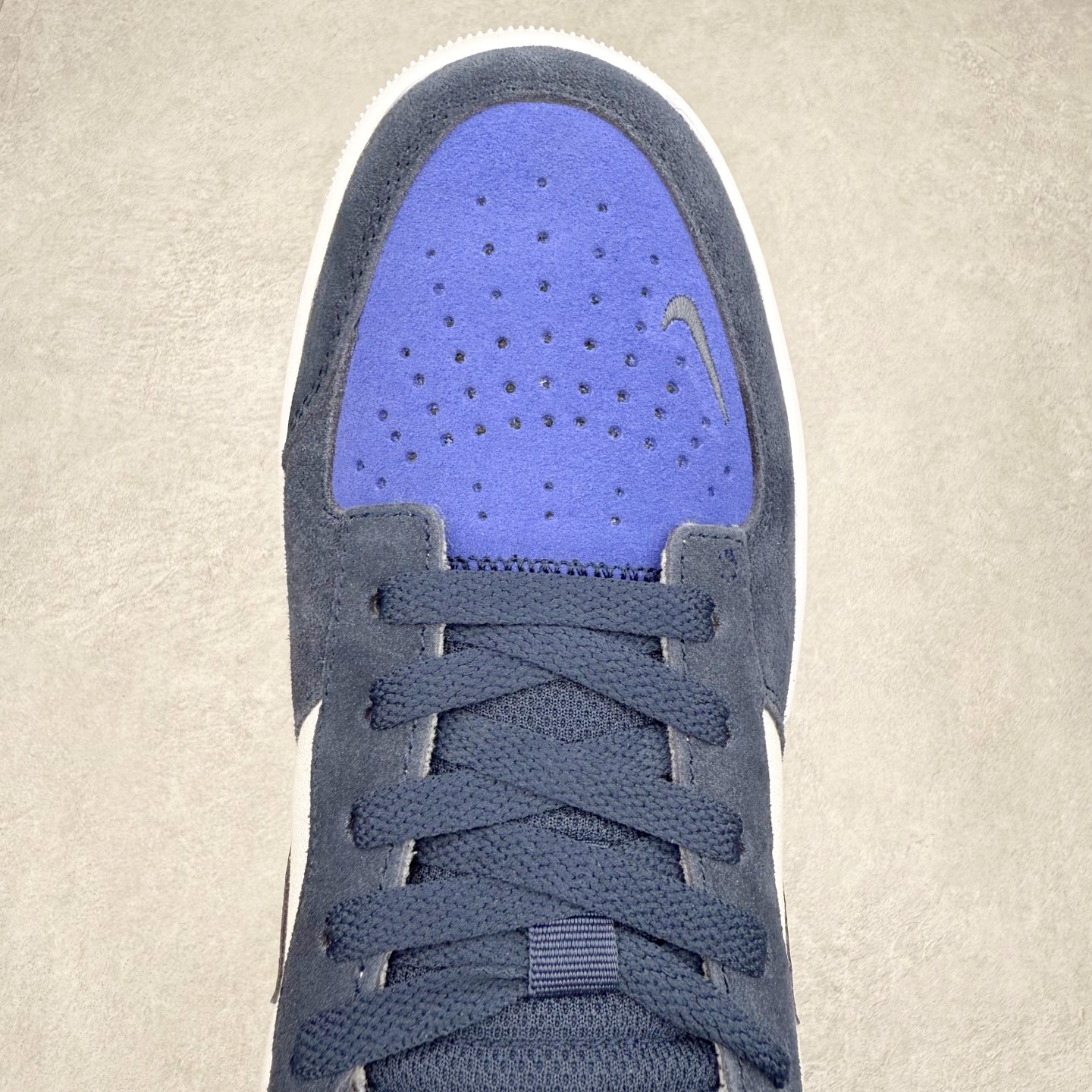 图片[4]-NK SB Force 58 空军58系列低帮休闲运动滑板板鞋 DV5477-401 鞋面由帆布和麂皮拼接 层次感丰富 搭配硫化外底 耐磨耐穿 鞋舌及中底后跟处饰有SB Logo 表明鞋款身份 采用包边设计 经久耐穿 硫化结构则有效提升灵活性 穿上这款全新推出的创意力作 助你耀动街头 尺码：36 36.5 37.5 38 38.5 39 40 40.5 41 42 42.5 43 44 45-选品中心